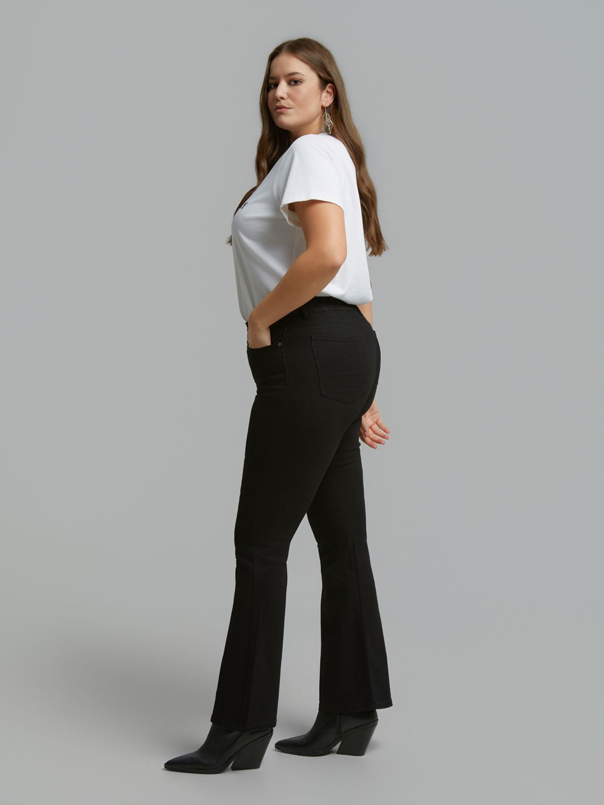 Basic flared black jeans