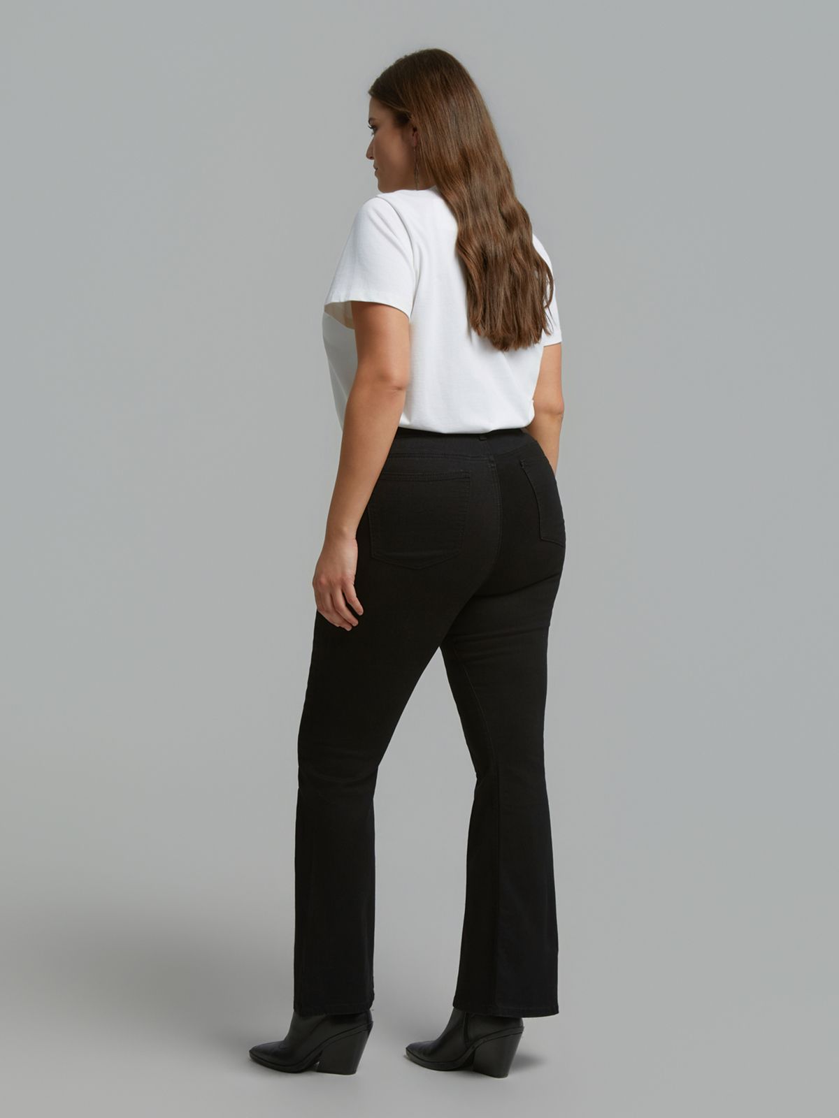 Basic flared black jeans