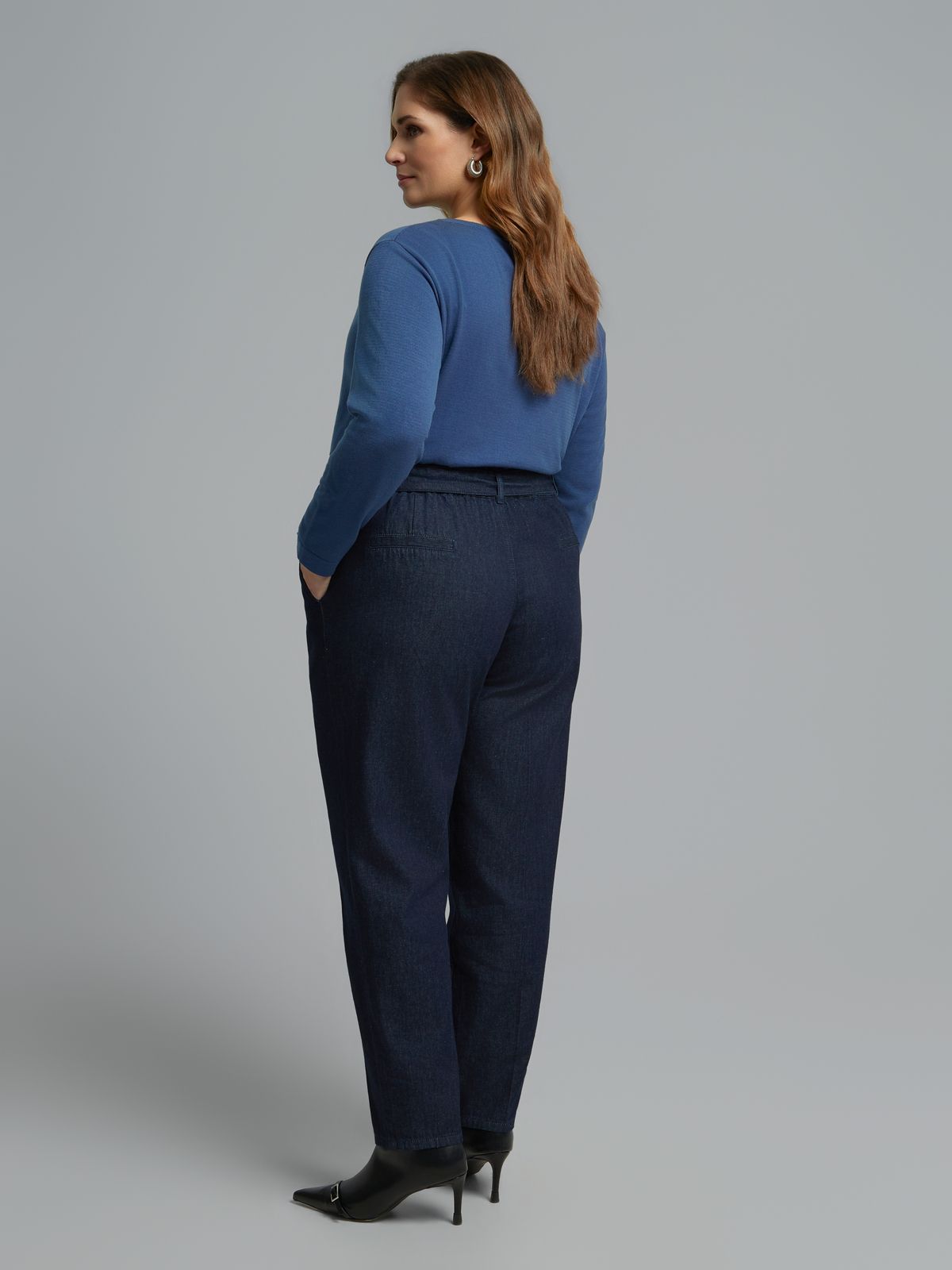 Cotton cigarette jeans with belt detail
