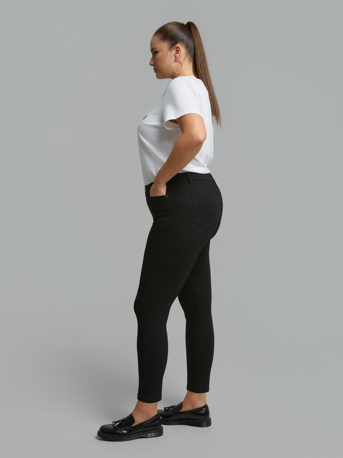 Basic slim black jeans