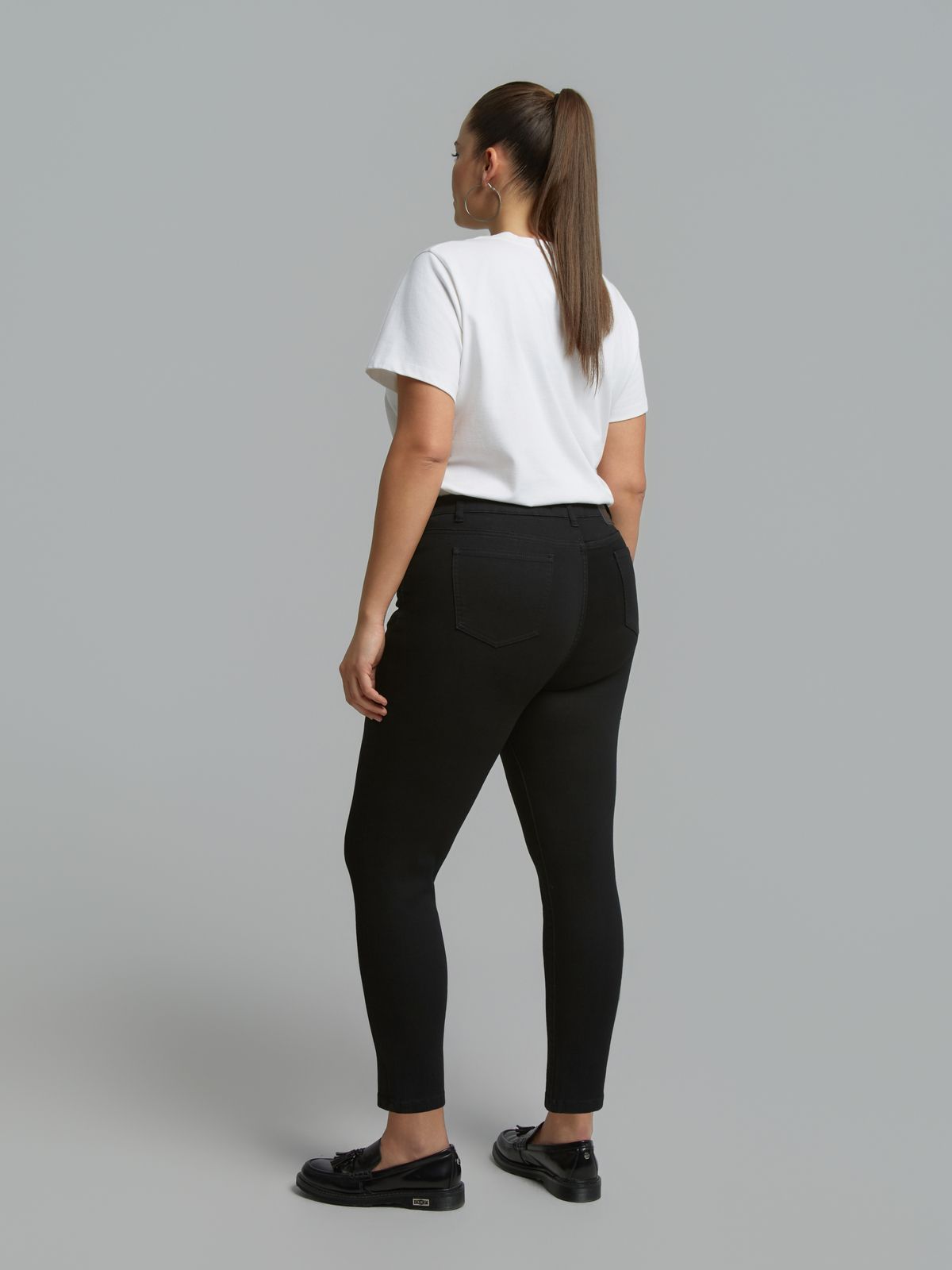 Basic slim black jeans