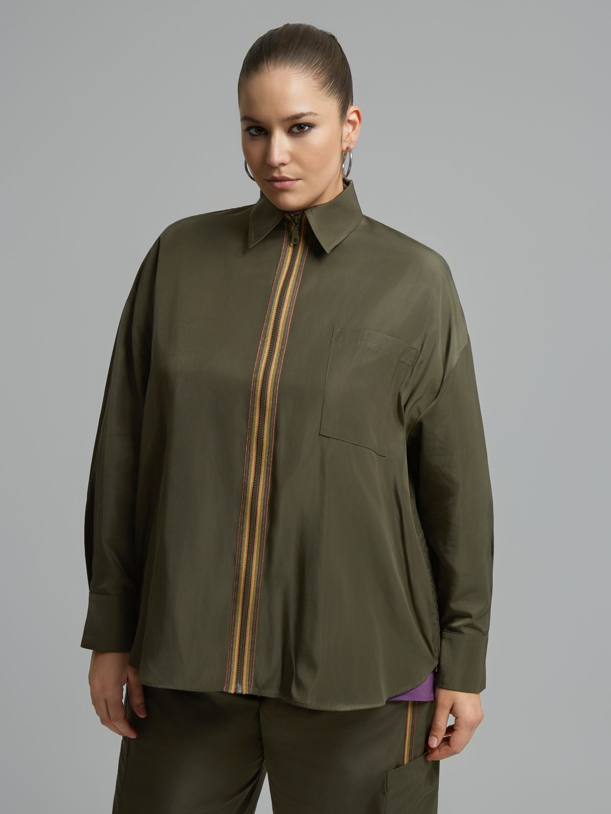 Parachute-fabric shirt with front zipper and colorful stripe detail