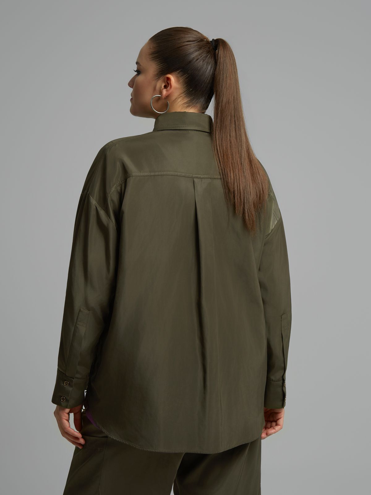 Parachute-fabric shirt with front zipper and colorful stripe detail