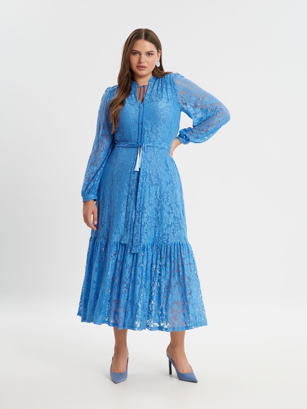Pleated lace dress with neckties