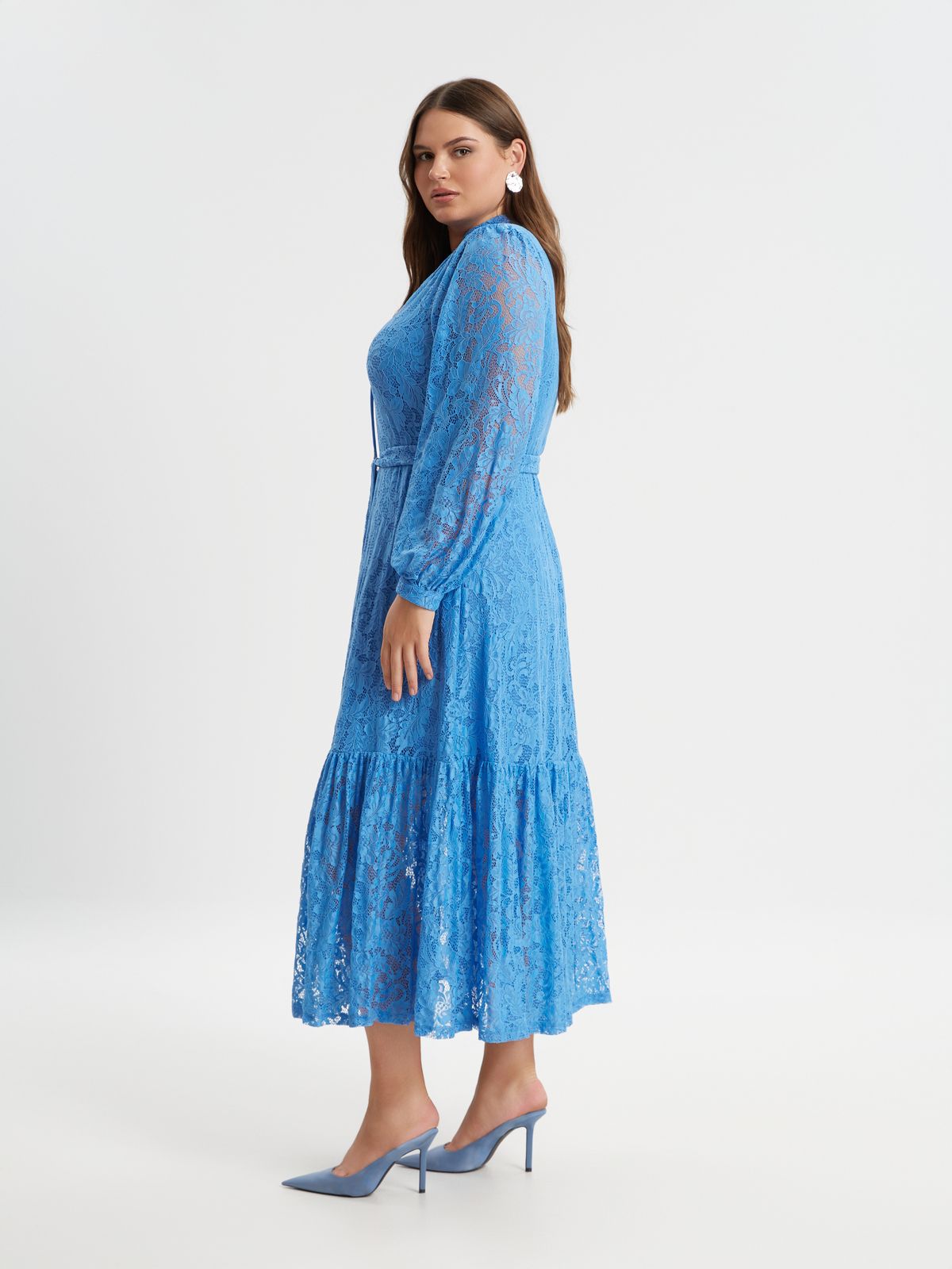 Pleated lace dress with neckties
