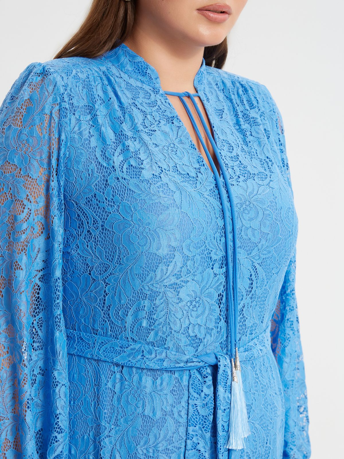 Pleated lace dress with neckties