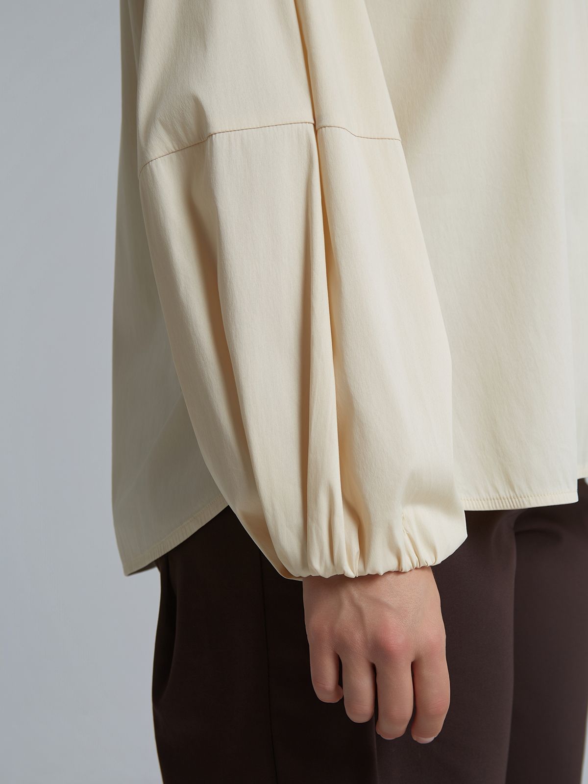 Poplin blouse with balloon sleeves