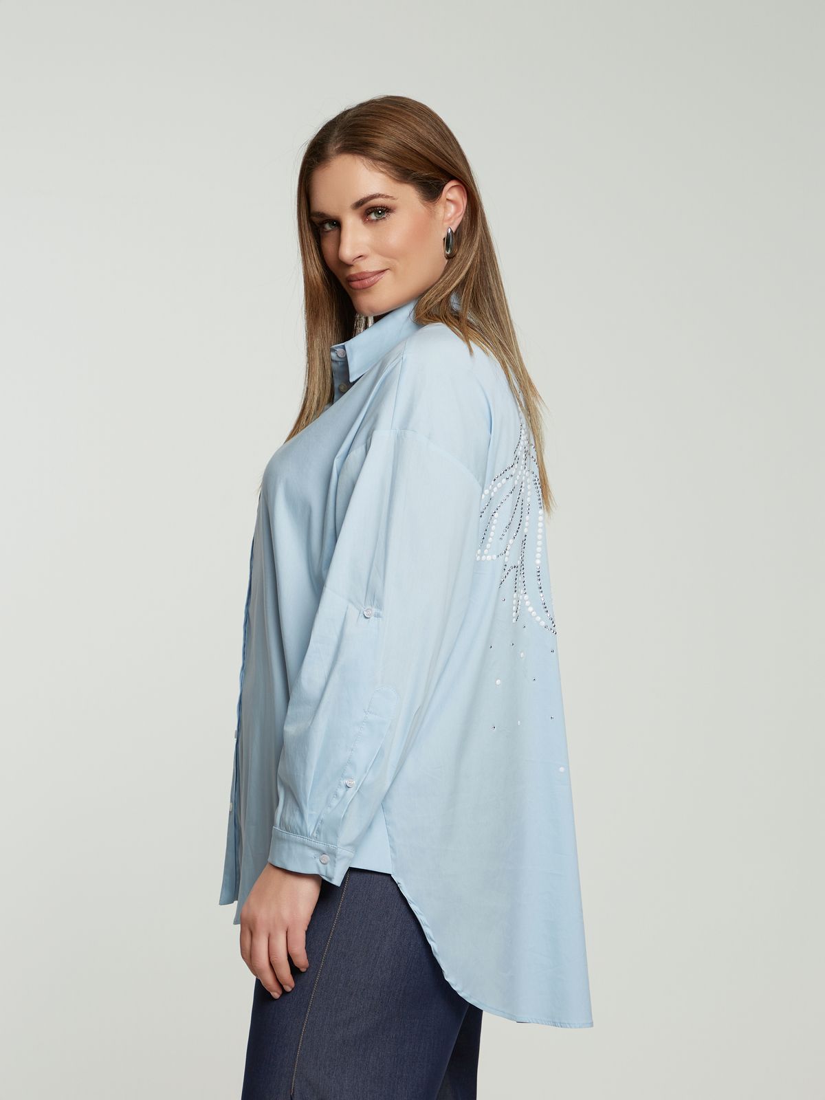 Poplin shirt with strass-detailed back