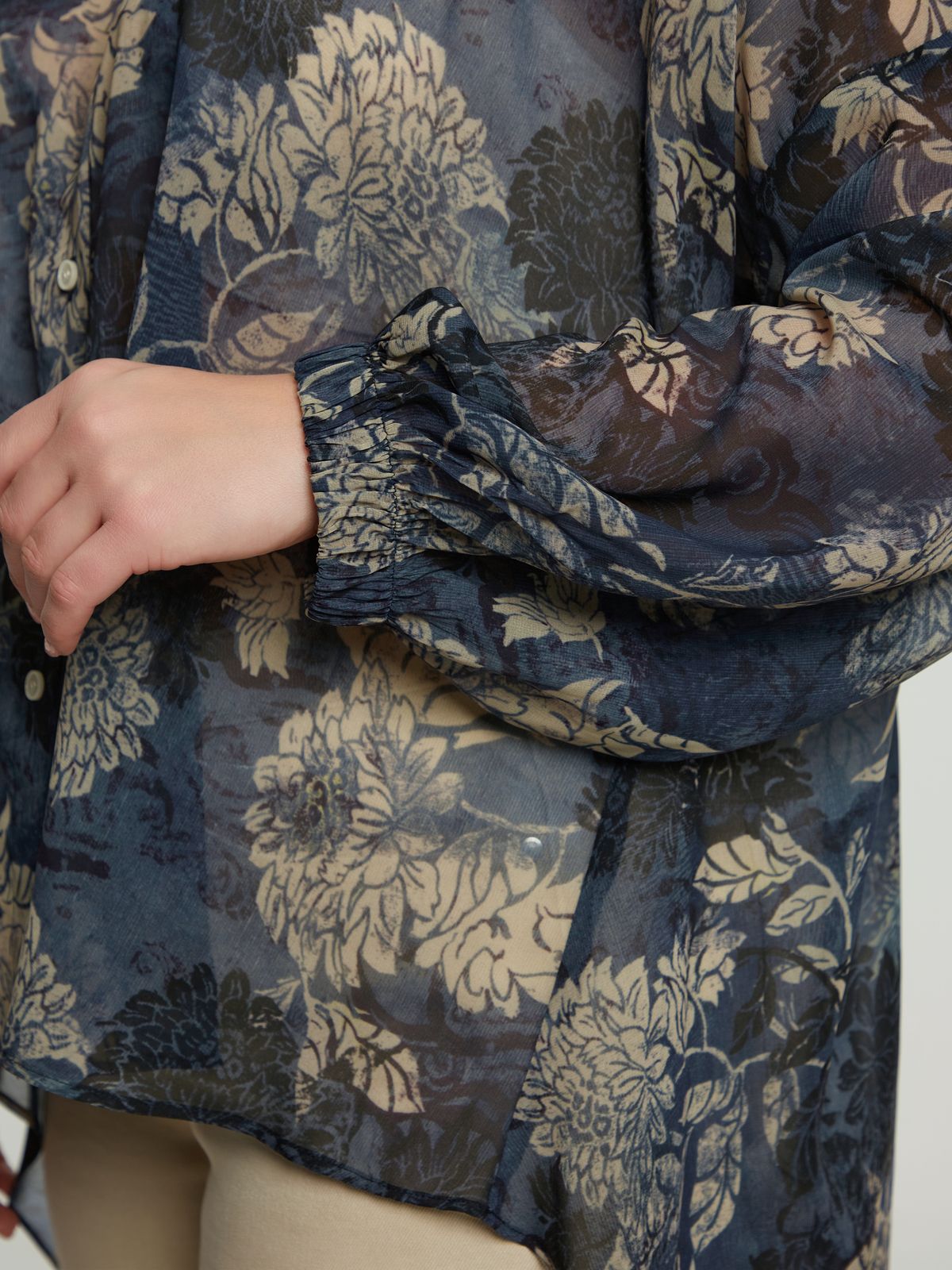 Floral sheer shirt with dipped back