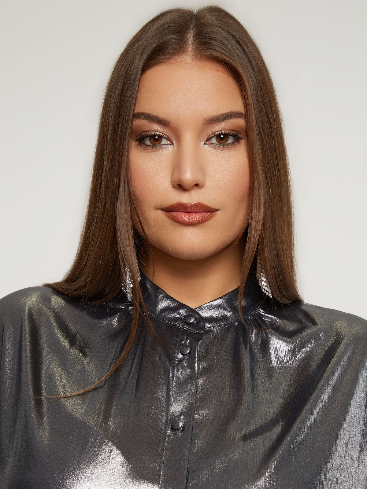 Metallic button-up shirt with balloon sleeves