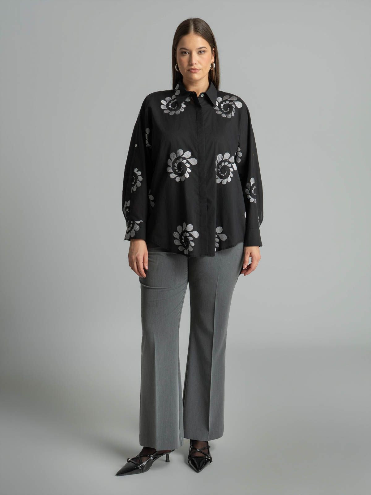 Cotton shirt with floral embroidery