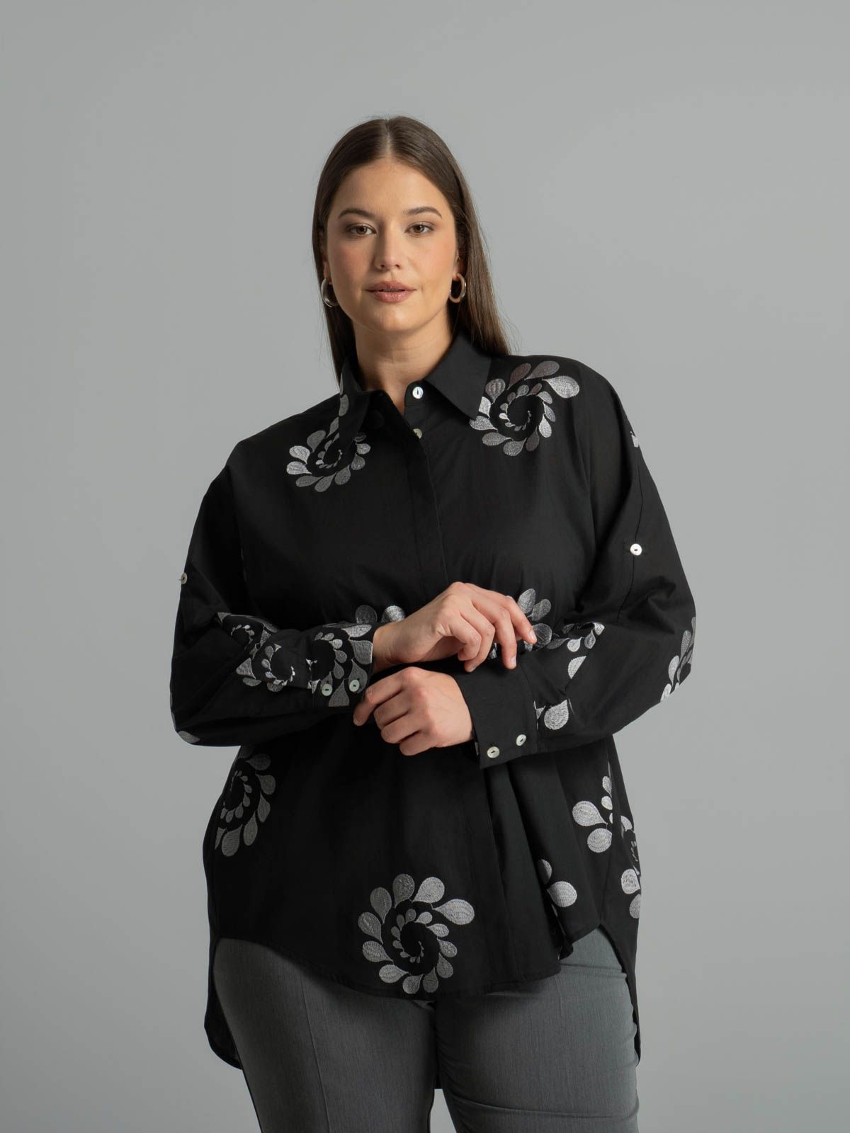 Cotton shirt with floral embroidery