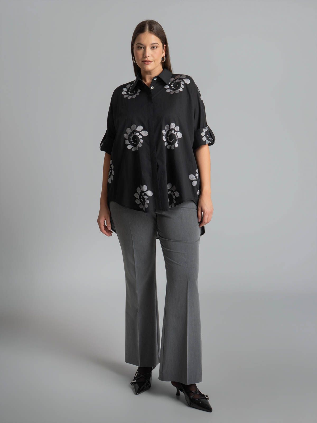 Cotton shirt with floral embroidery