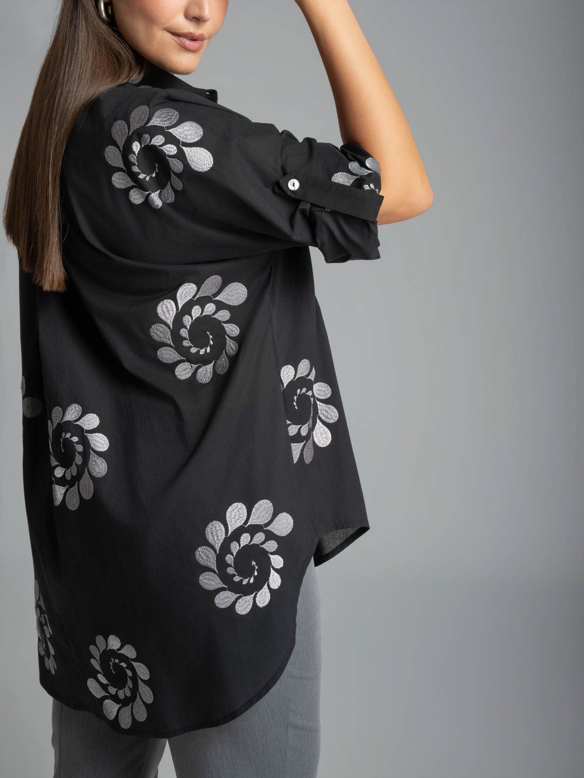 Cotton shirt with floral embroidery