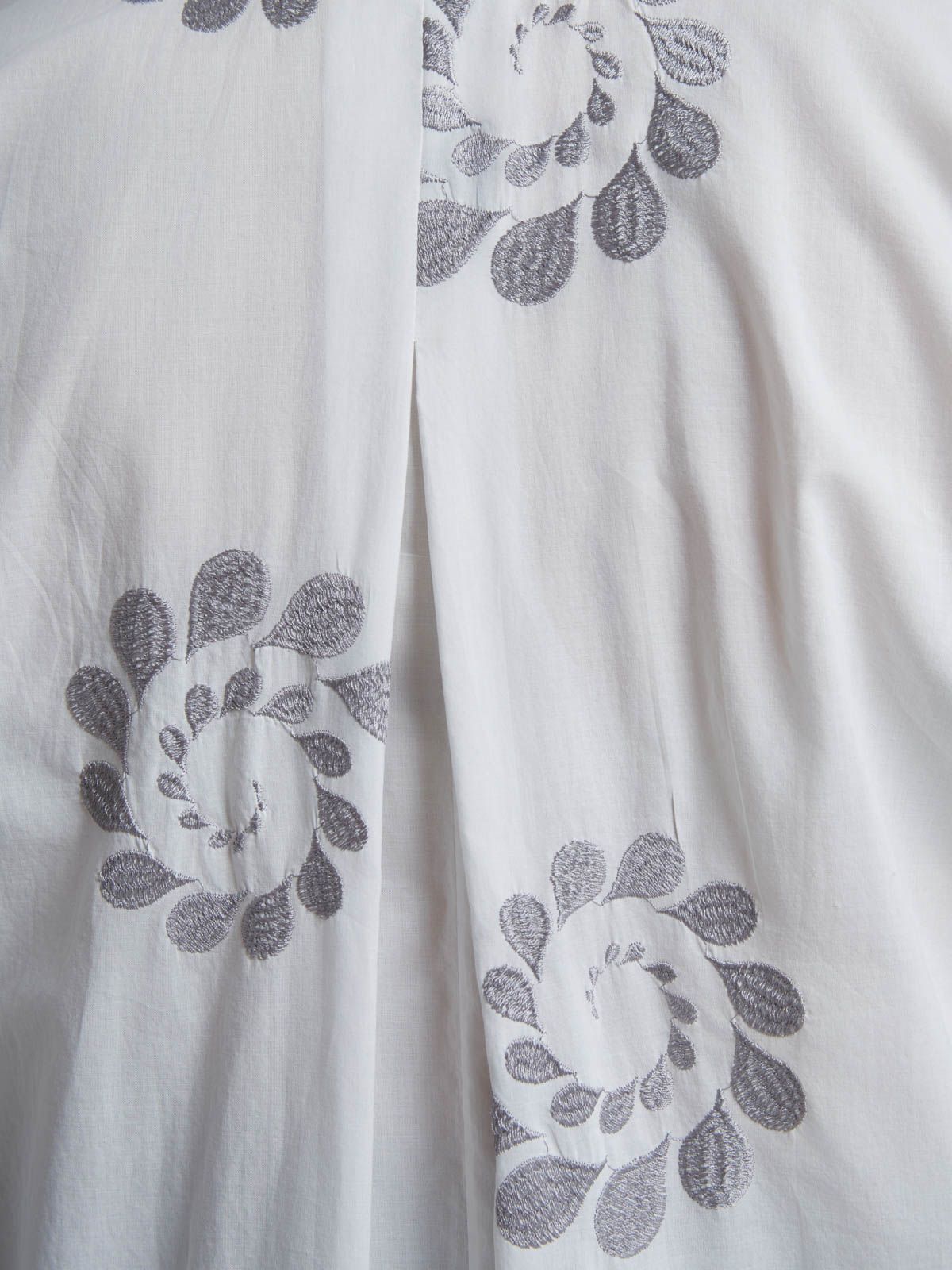 Cotton shirt with floral embroidery