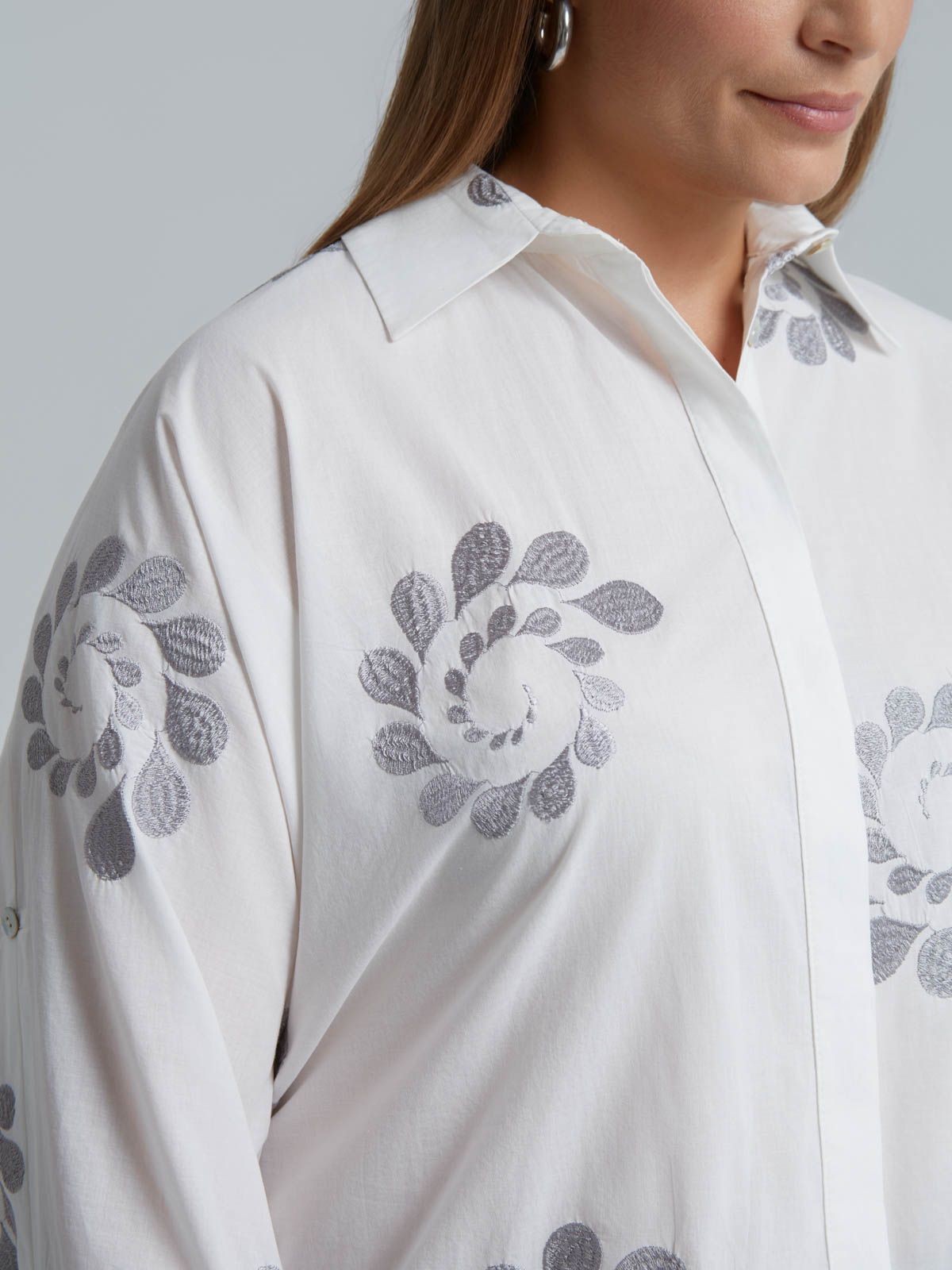 Cotton shirt with floral embroidery