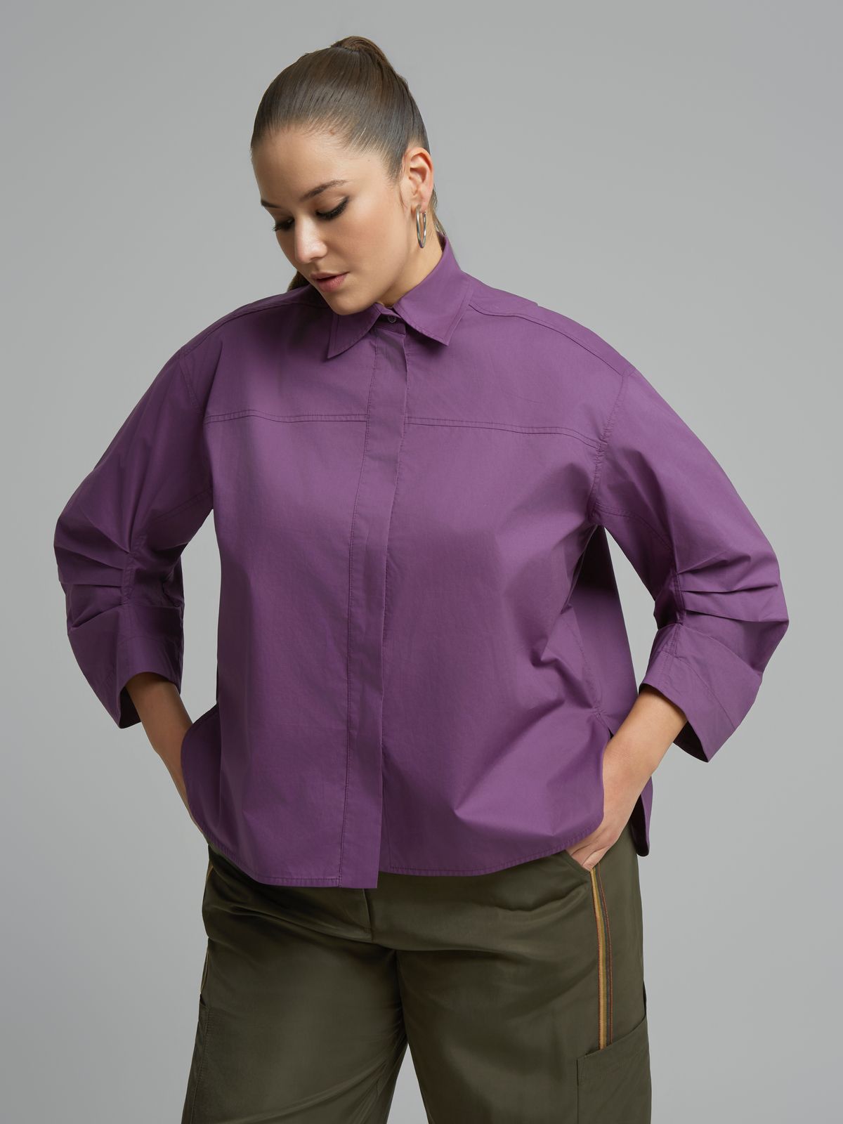 Cotton shirt with gathered sleeves