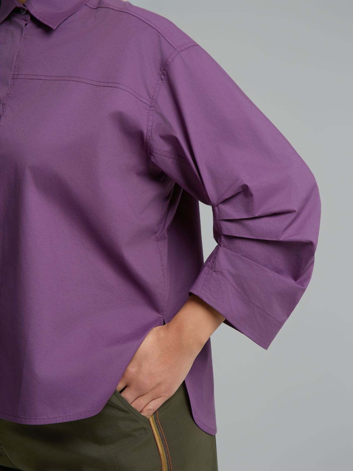 Cotton shirt with gathered sleeves