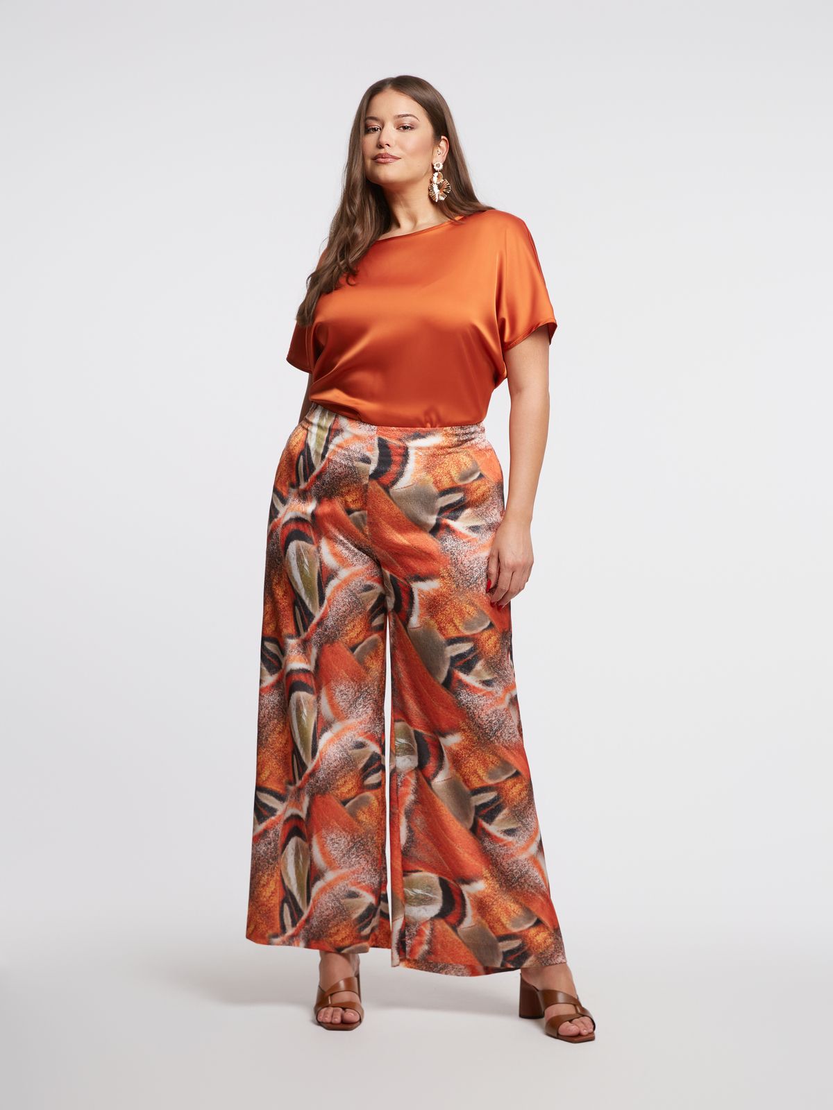 Printed high-waisted wide-leg pants