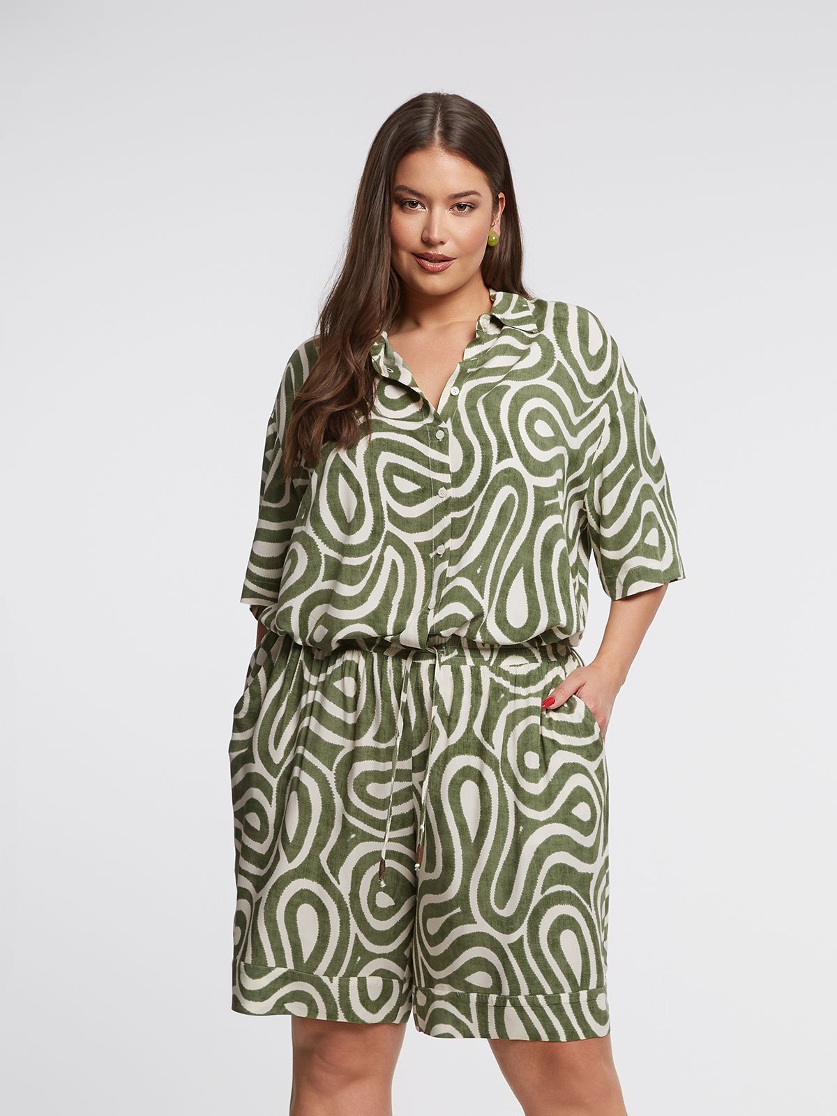 Printed relaxed-fit viscose shorts with drawstring waist