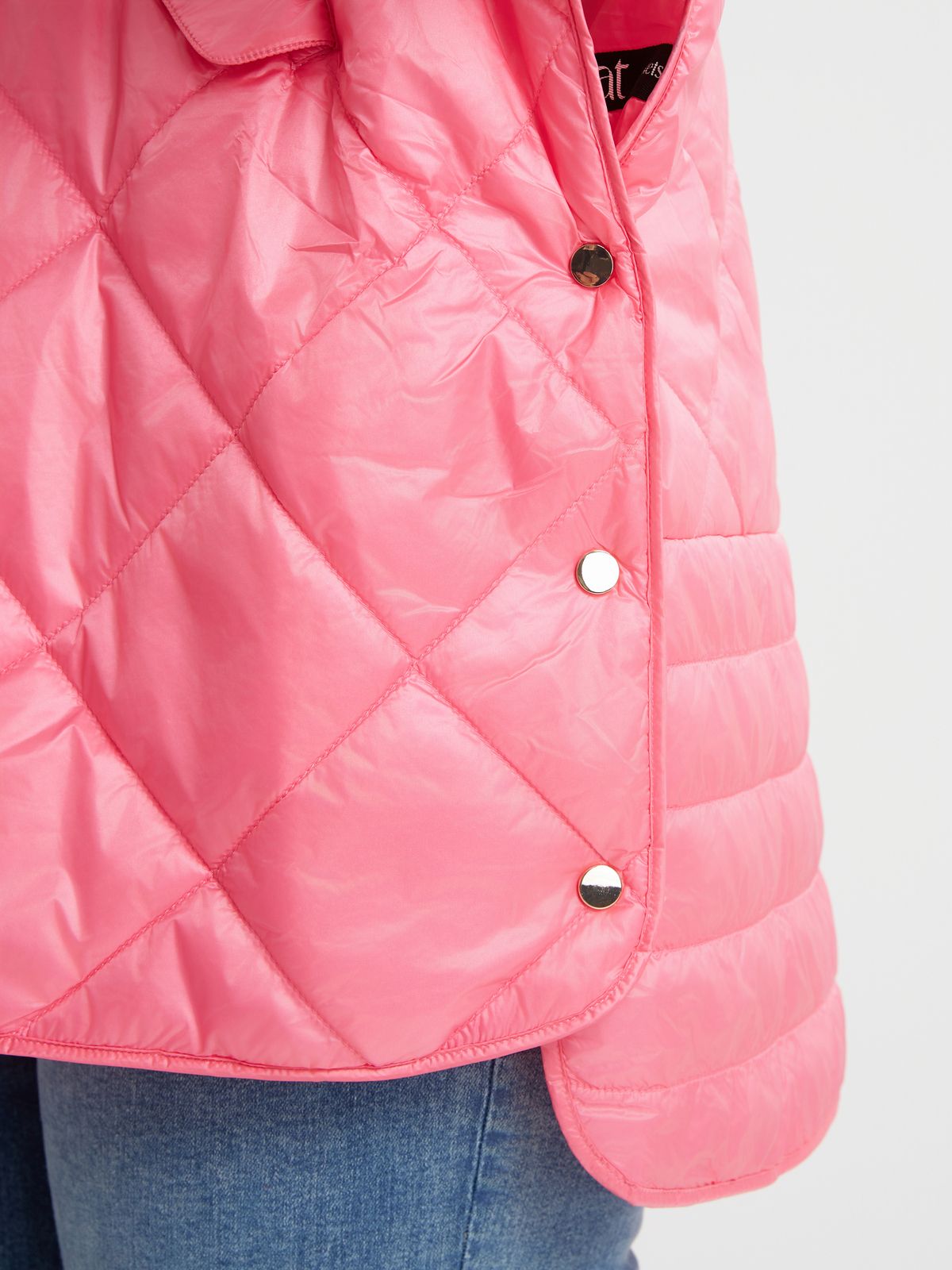Quilted short-sleeve cape jacket