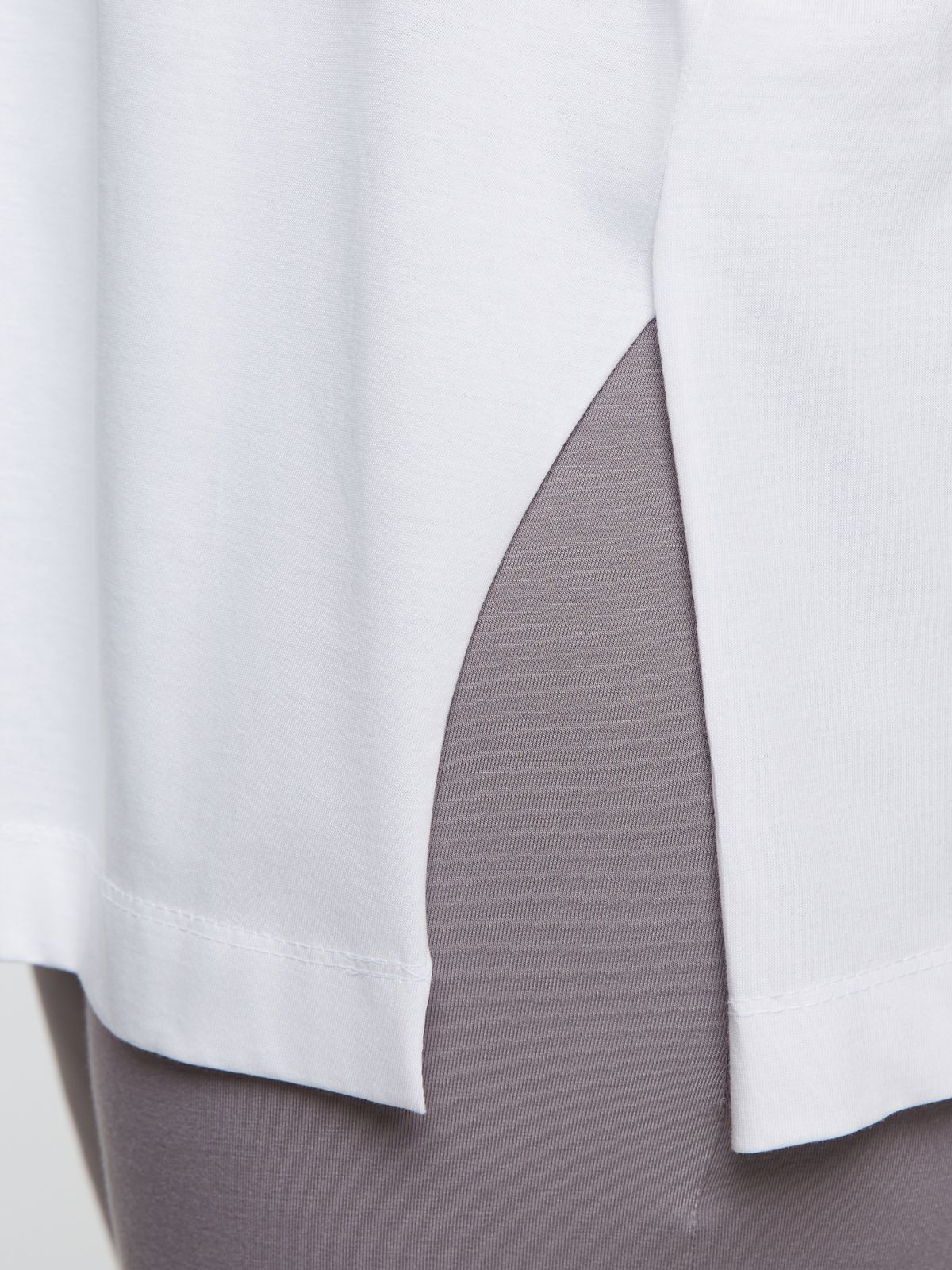 Relaxed fit cotton t-shirt with split hem