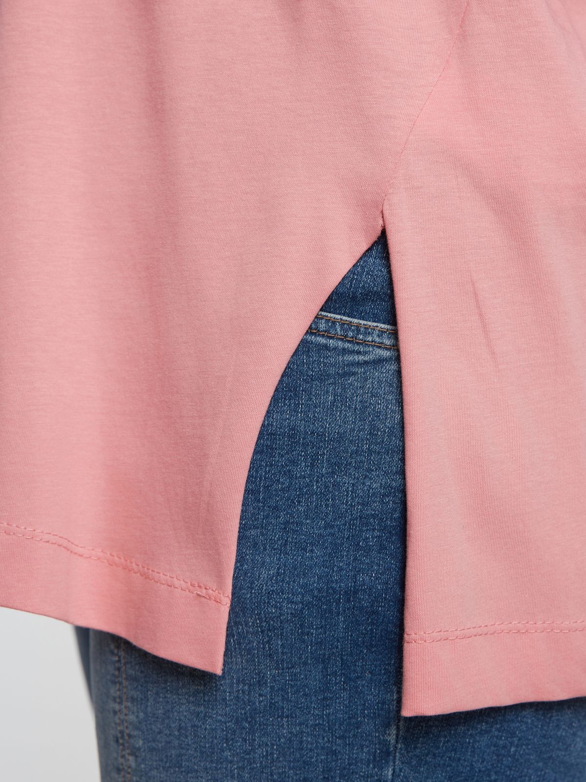 Relaxed fit cotton t-shirt with split hem
