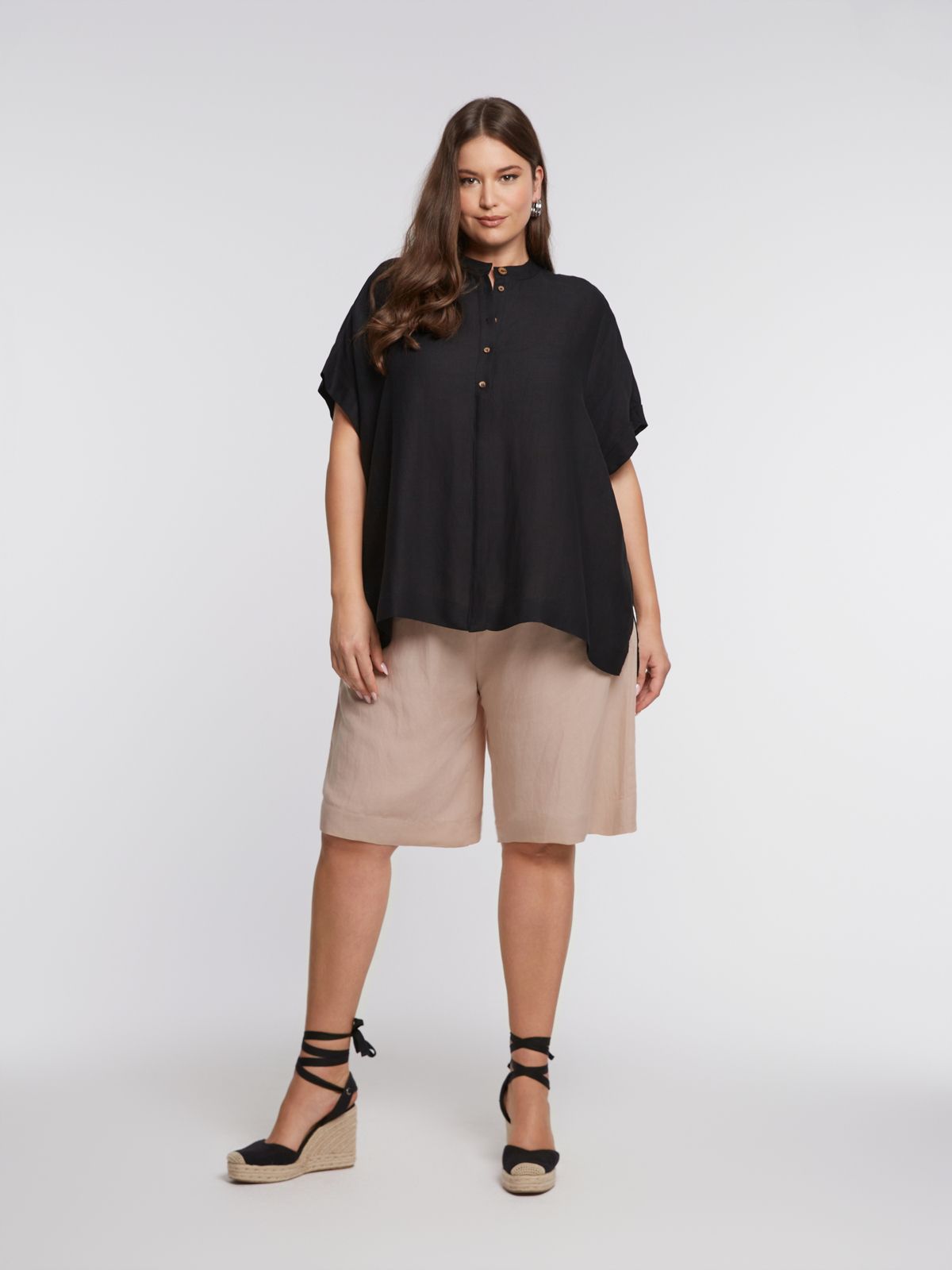 Relaxed linen-blend boxy shirt with mandarin collar 