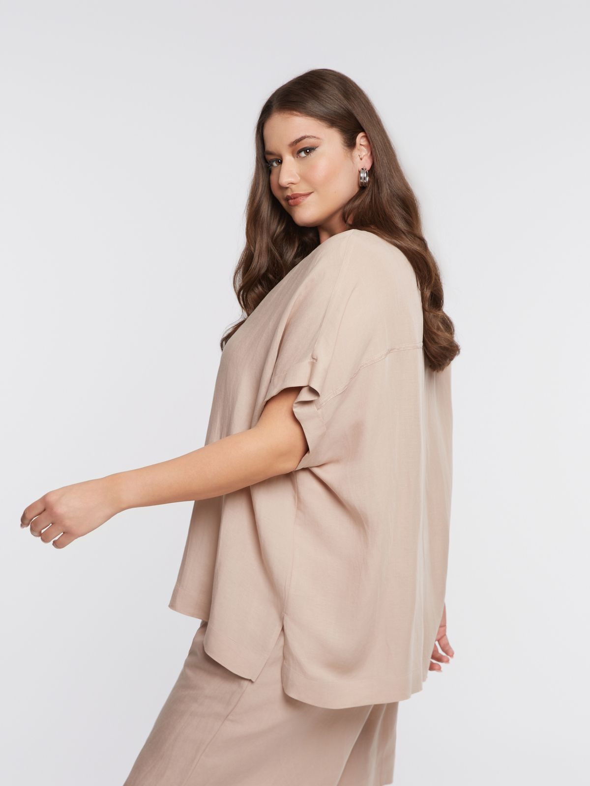 Relaxed linen-blend boxy shirt with mandarin collar 
