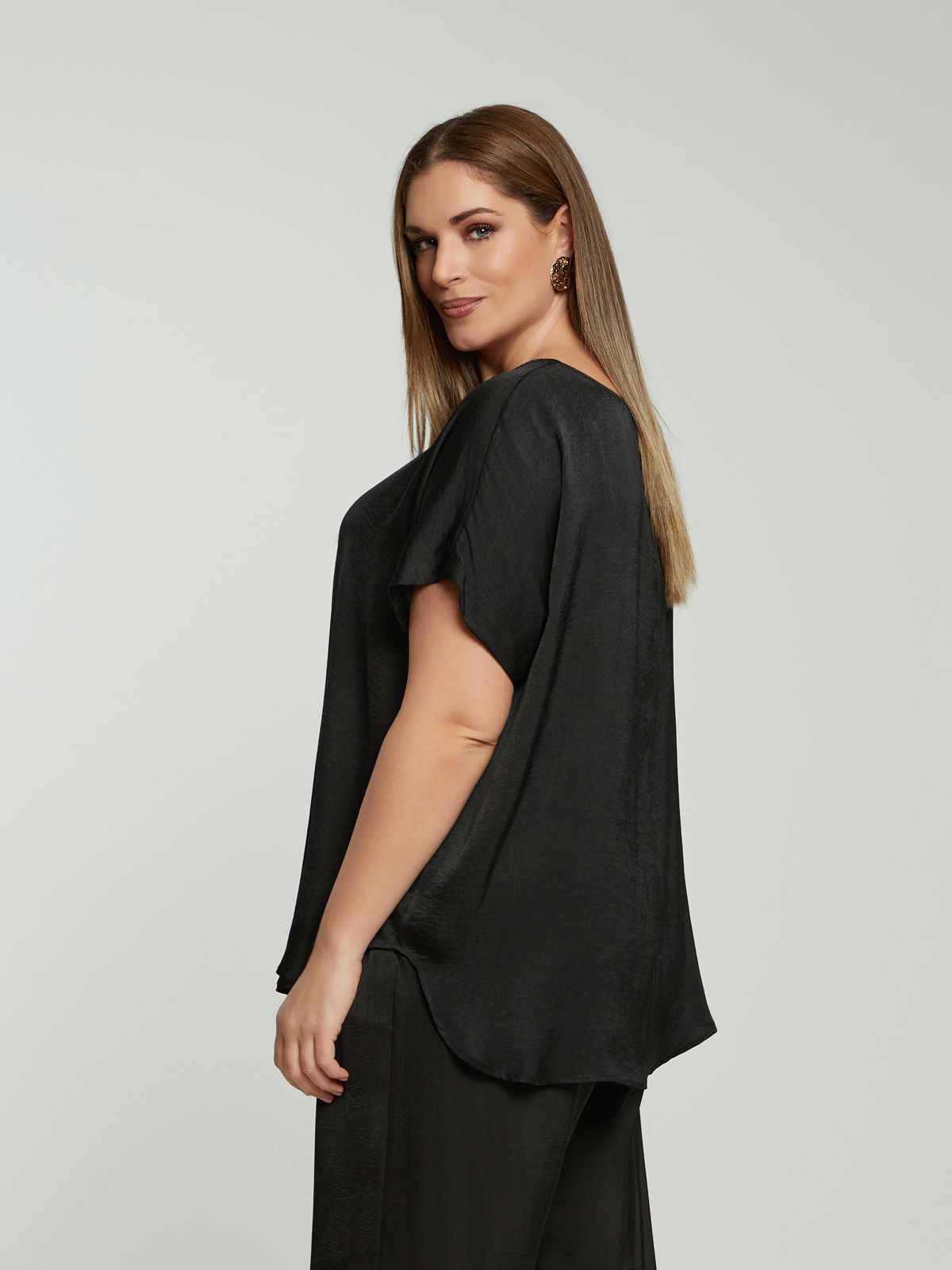 Round-neck satin top