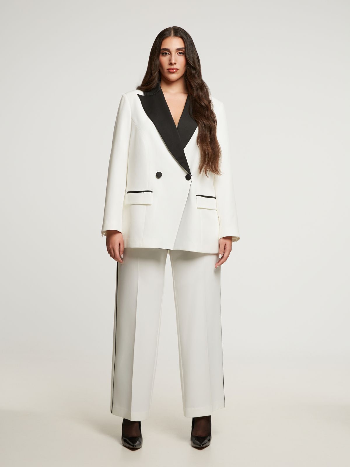 Tailored double-breasted blazer with black lapel