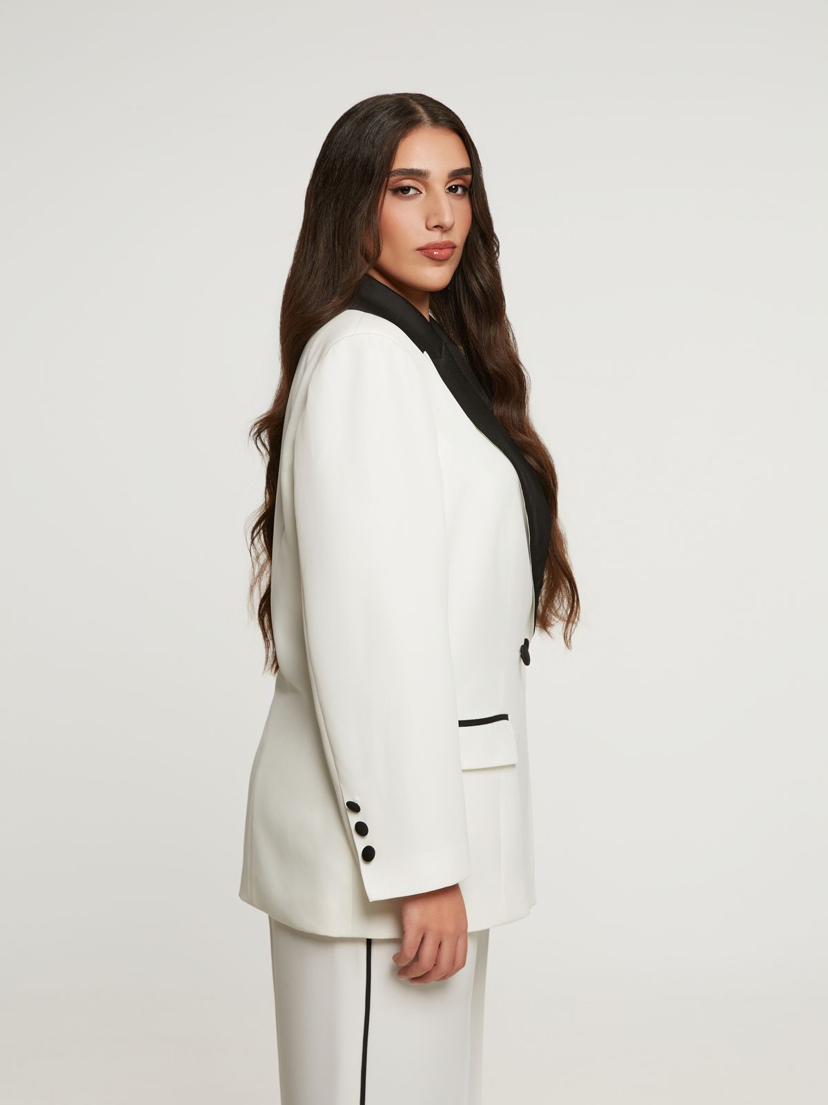 Tailored double-breasted blazer with black lapel