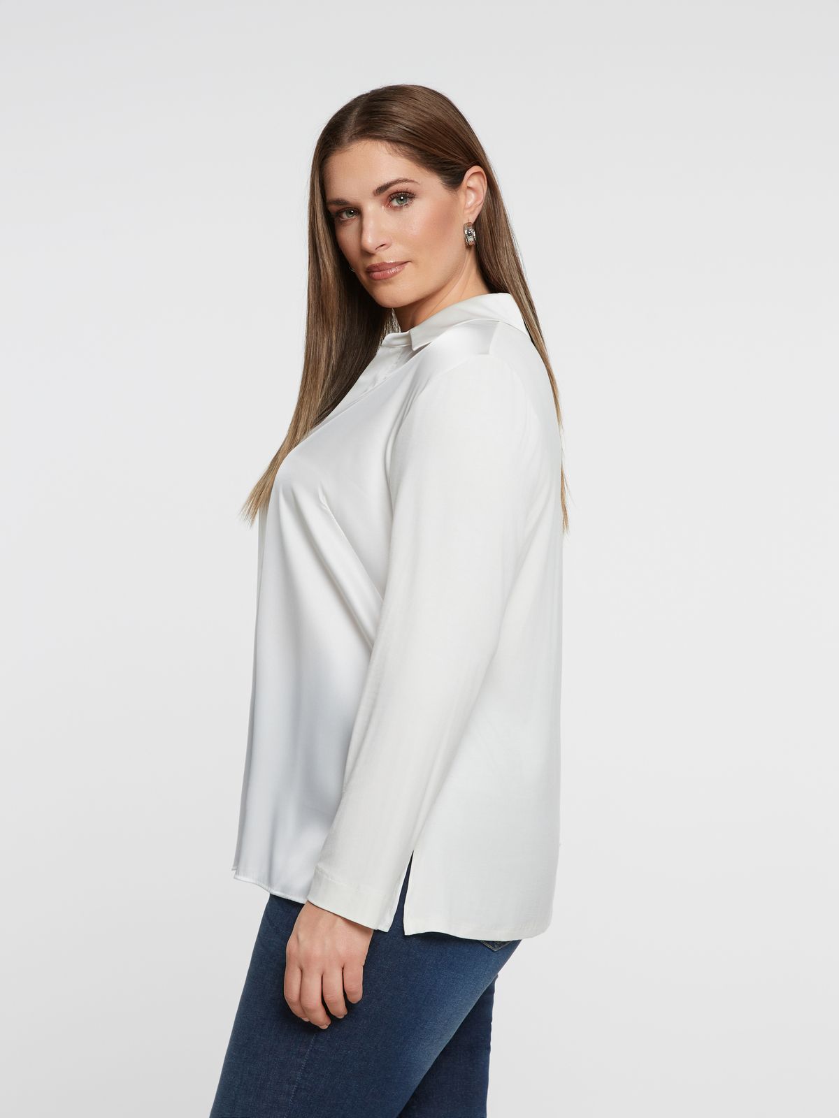 Satin-front collar blouse