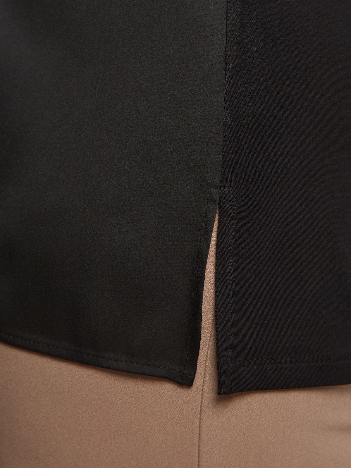 Satin-front collar blouse