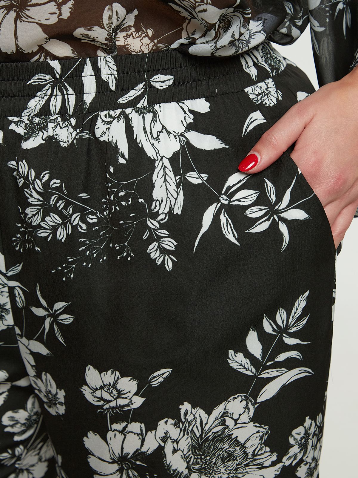 Satin wide-leg pants in floral print