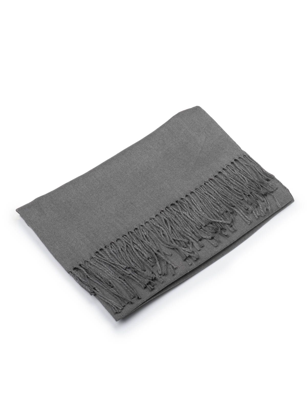 Warm scarf with fringe detail
