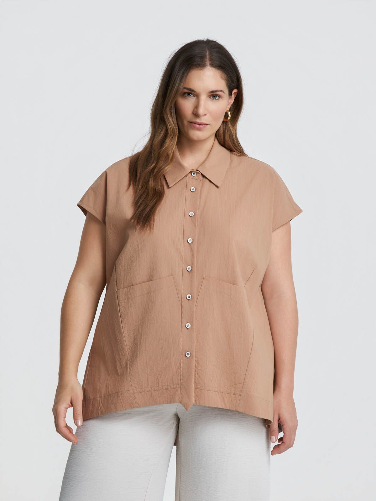 Short-sleeve cotton shirt with relaxed silhouette