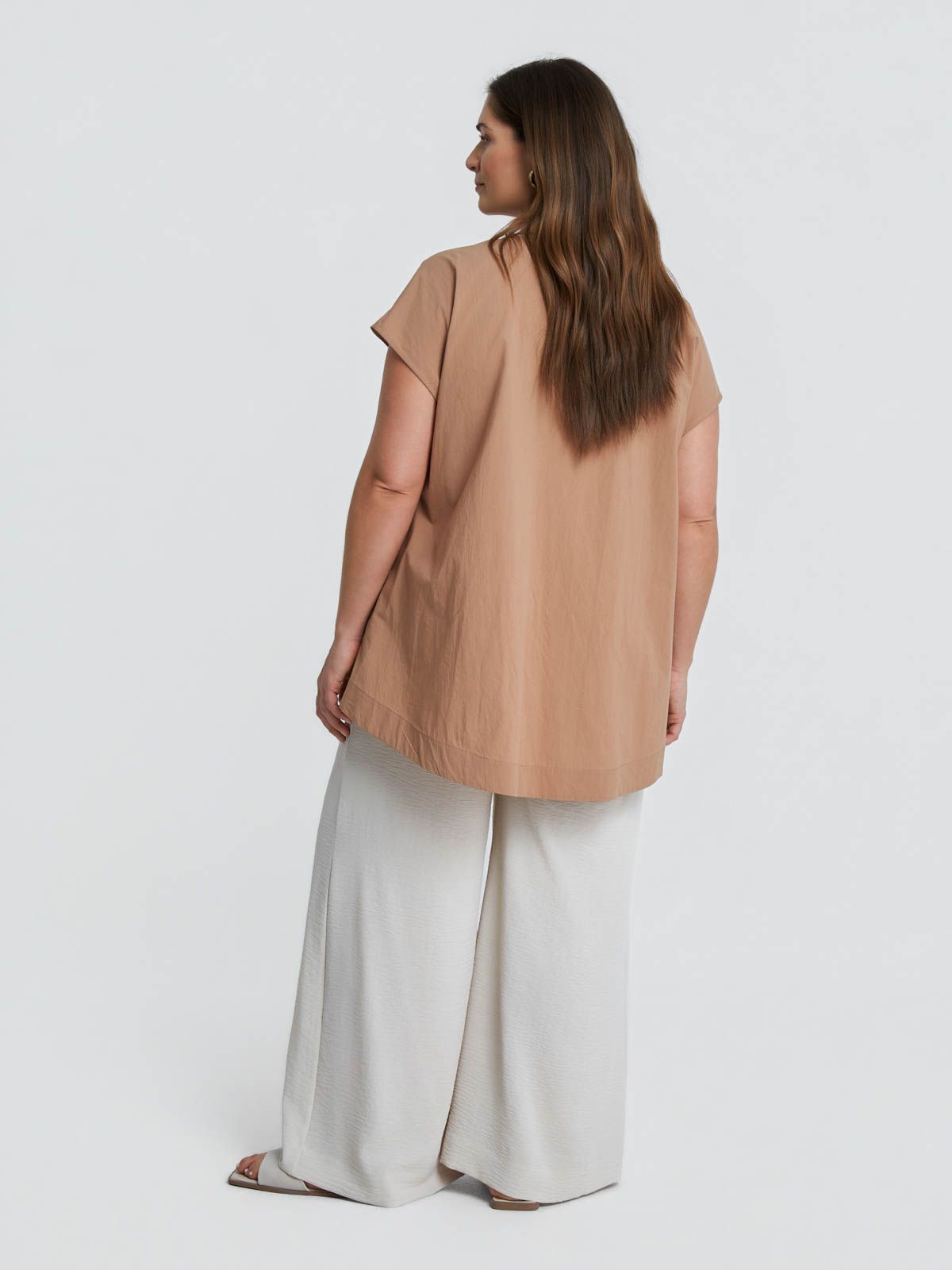 Short-sleeve cotton shirt with relaxed silhouette