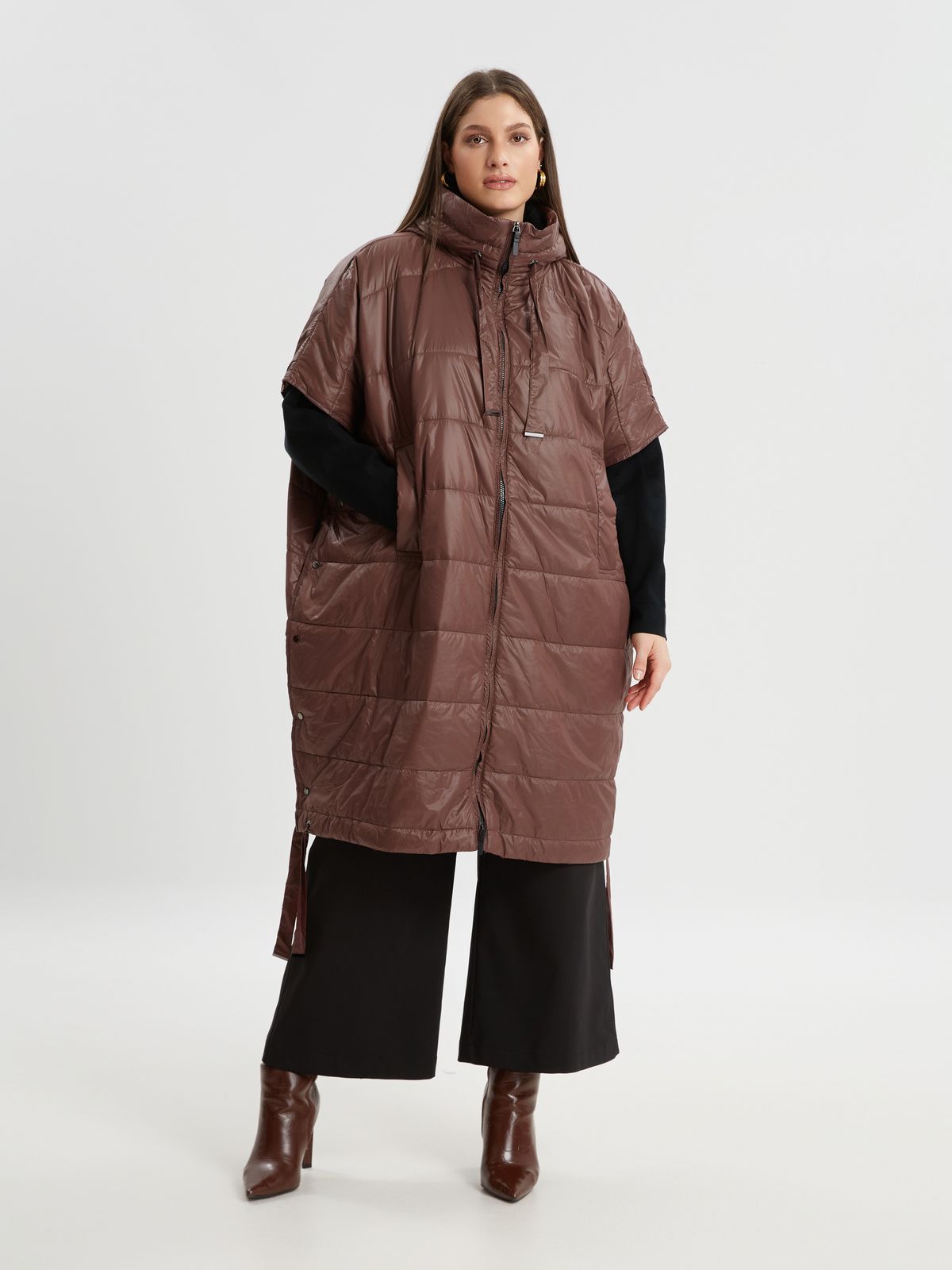 Short-sleeve hooded puffer vest