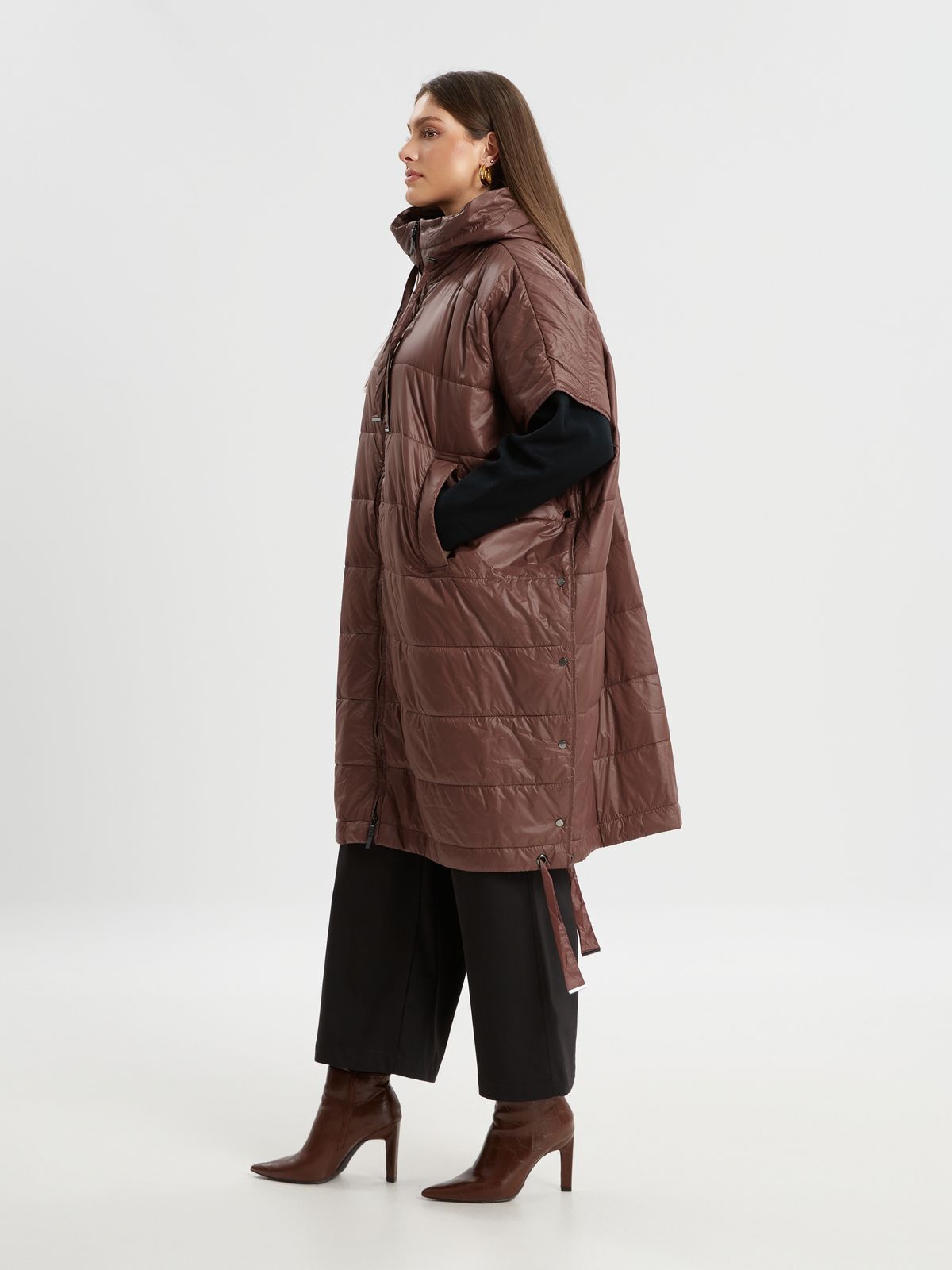 Short-sleeve hooded puffer vest