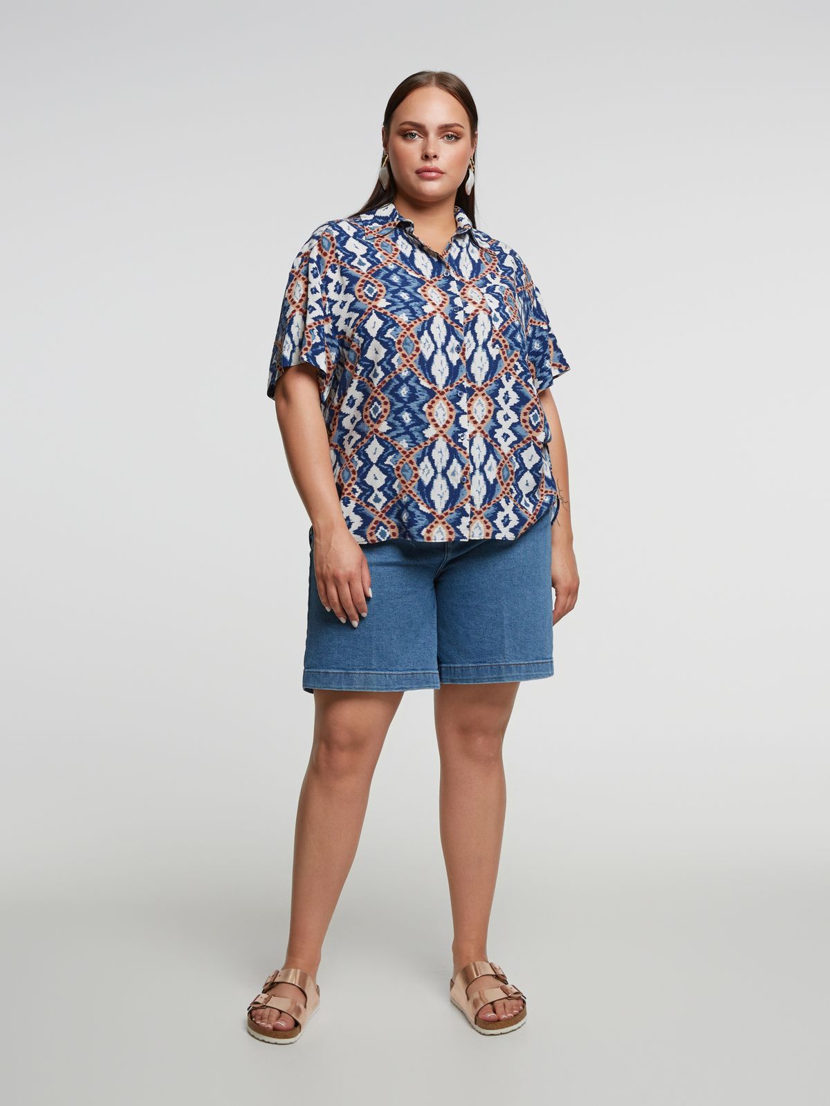 Short-sleeve printed viscose blouse