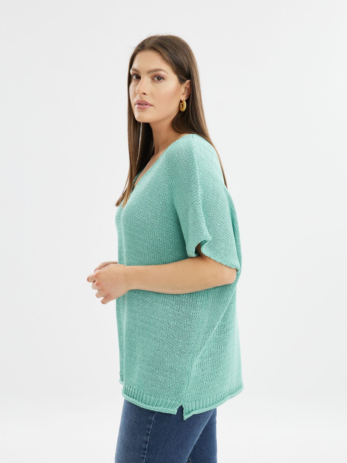 Short-sleeve V-neck pullover