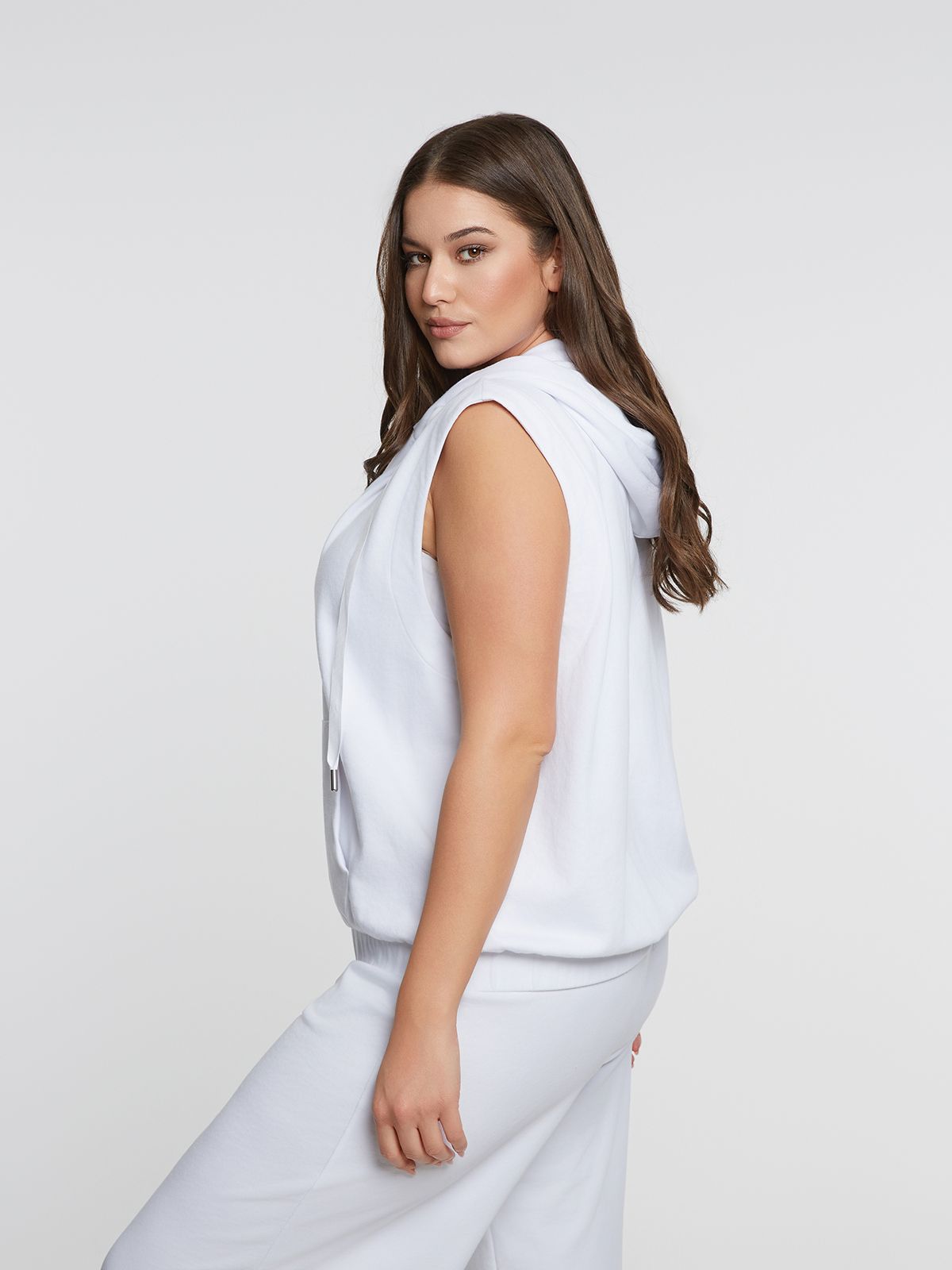 Sleeveless zip-up hoodie