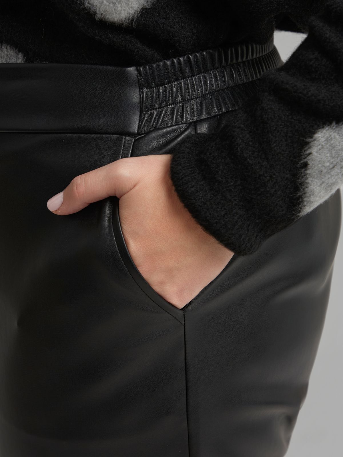 Slim faux leather pants