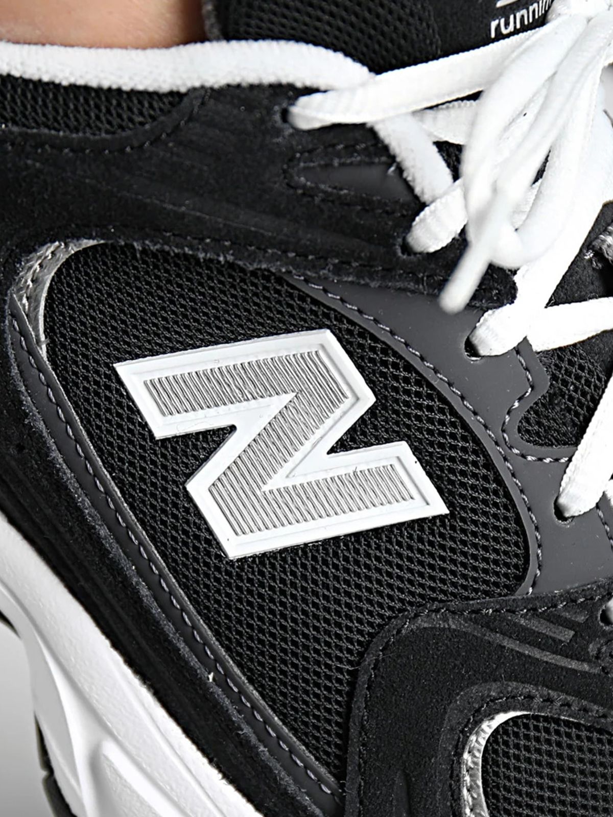 Sneakers MR530