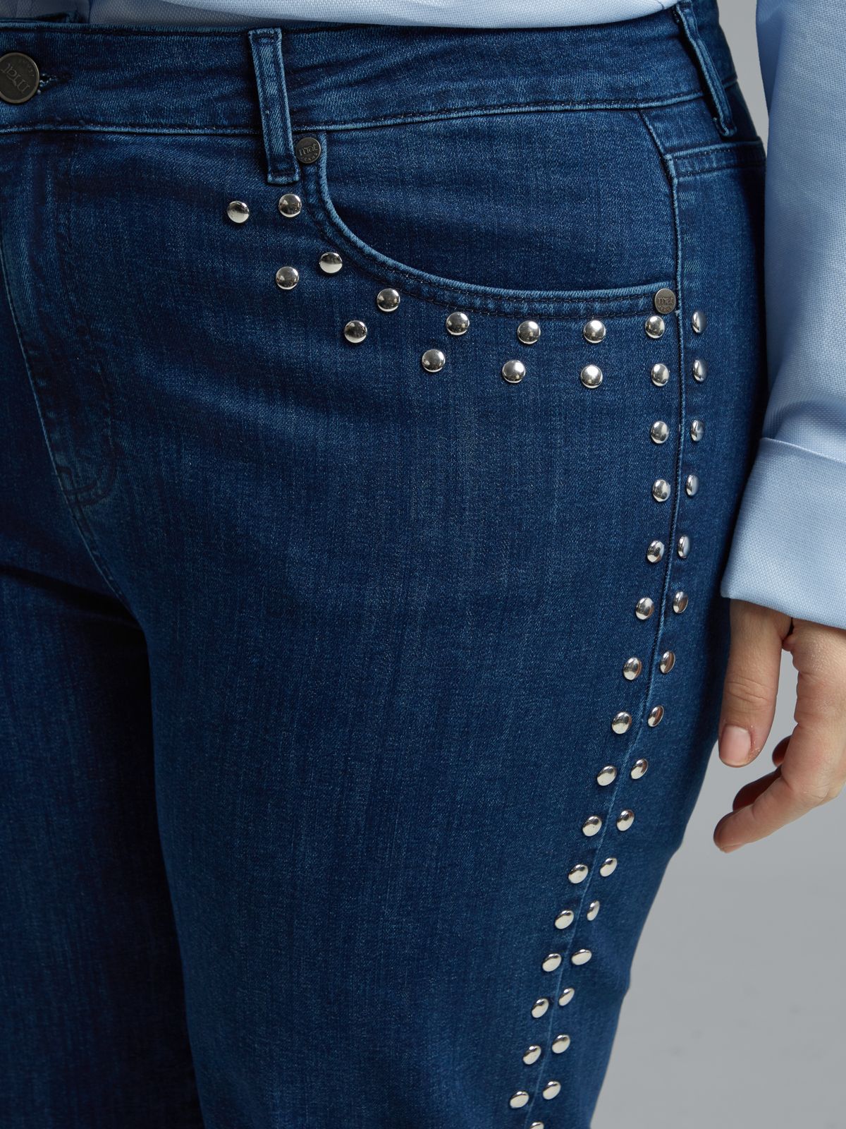 Straight-leg jeans with stud detailing