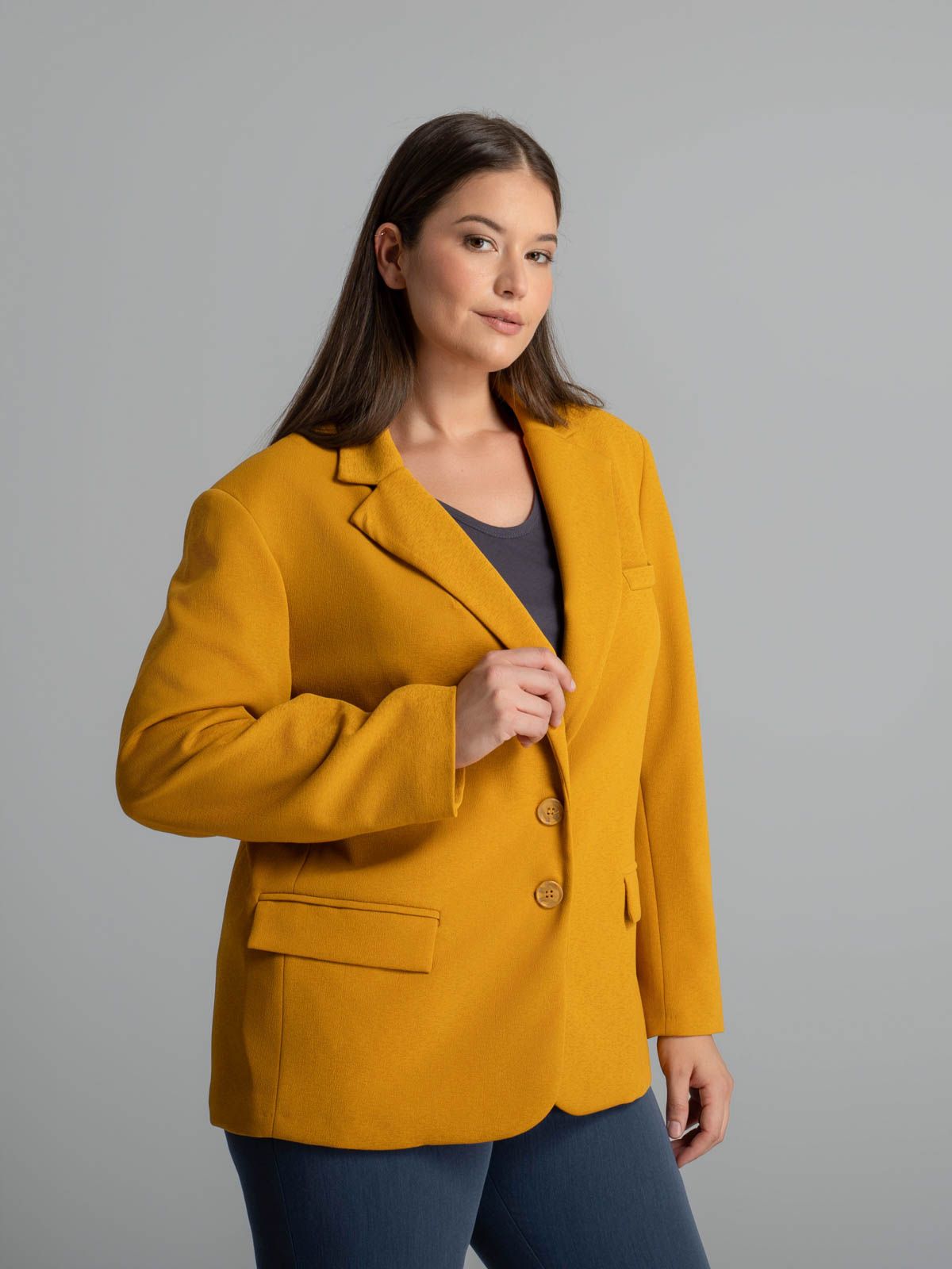 Structured buttoned blazer