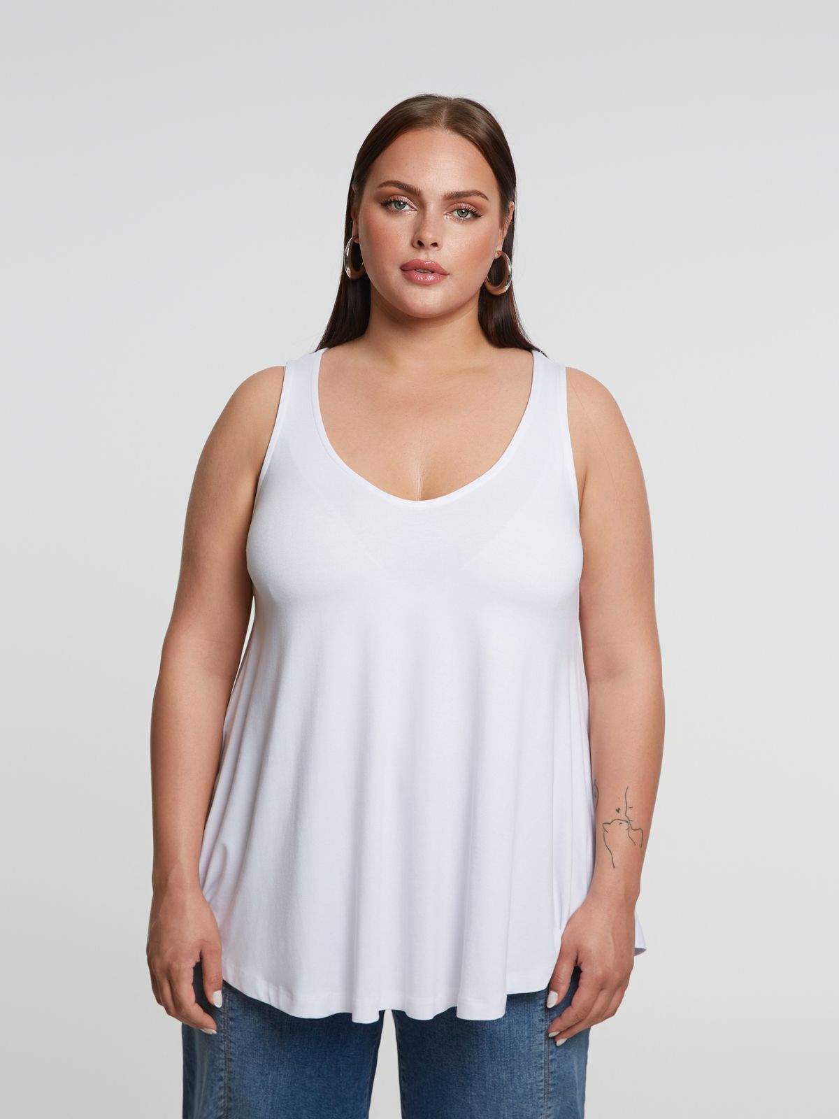 Viscose curve hem V top
