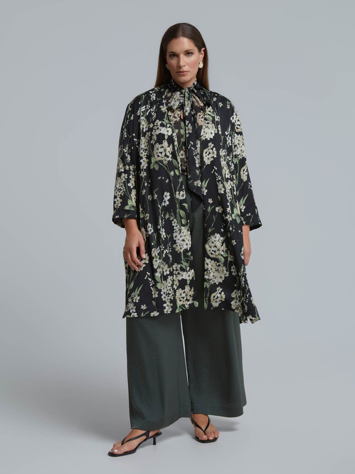 Floral print satin kimono
