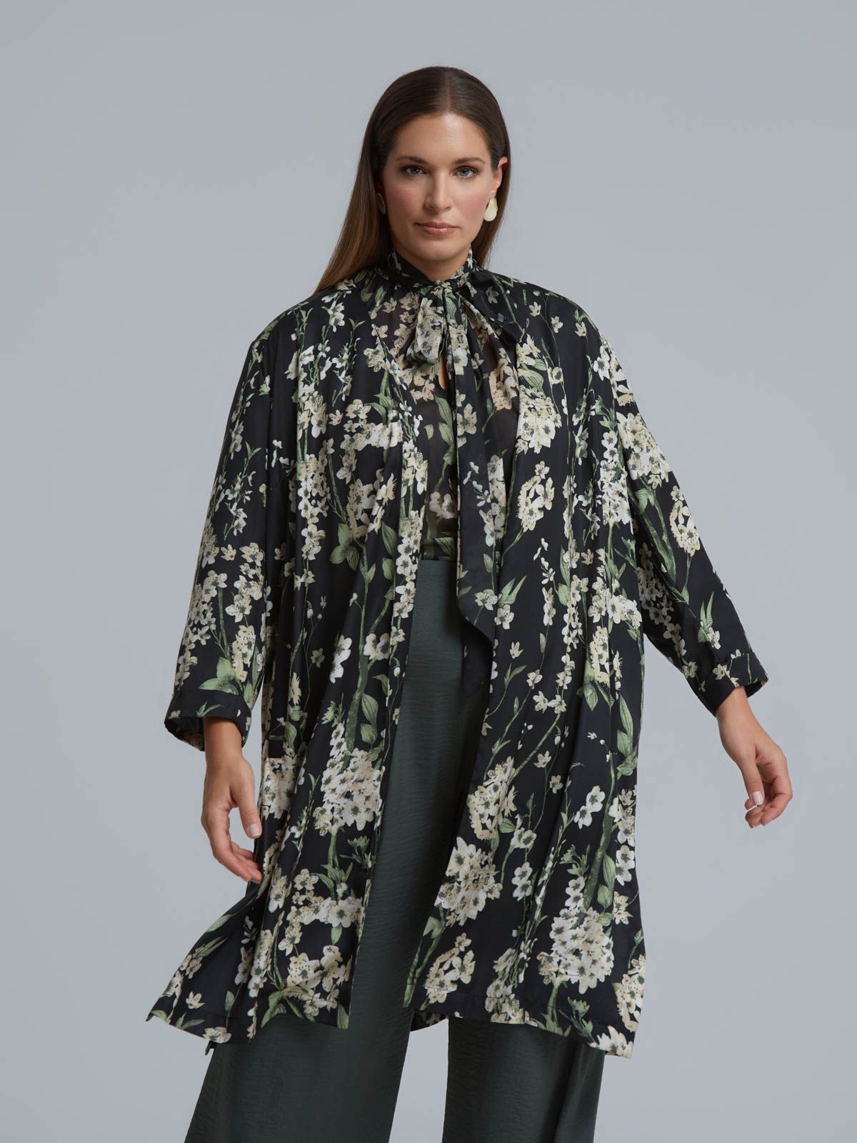 Floral print satin kimono